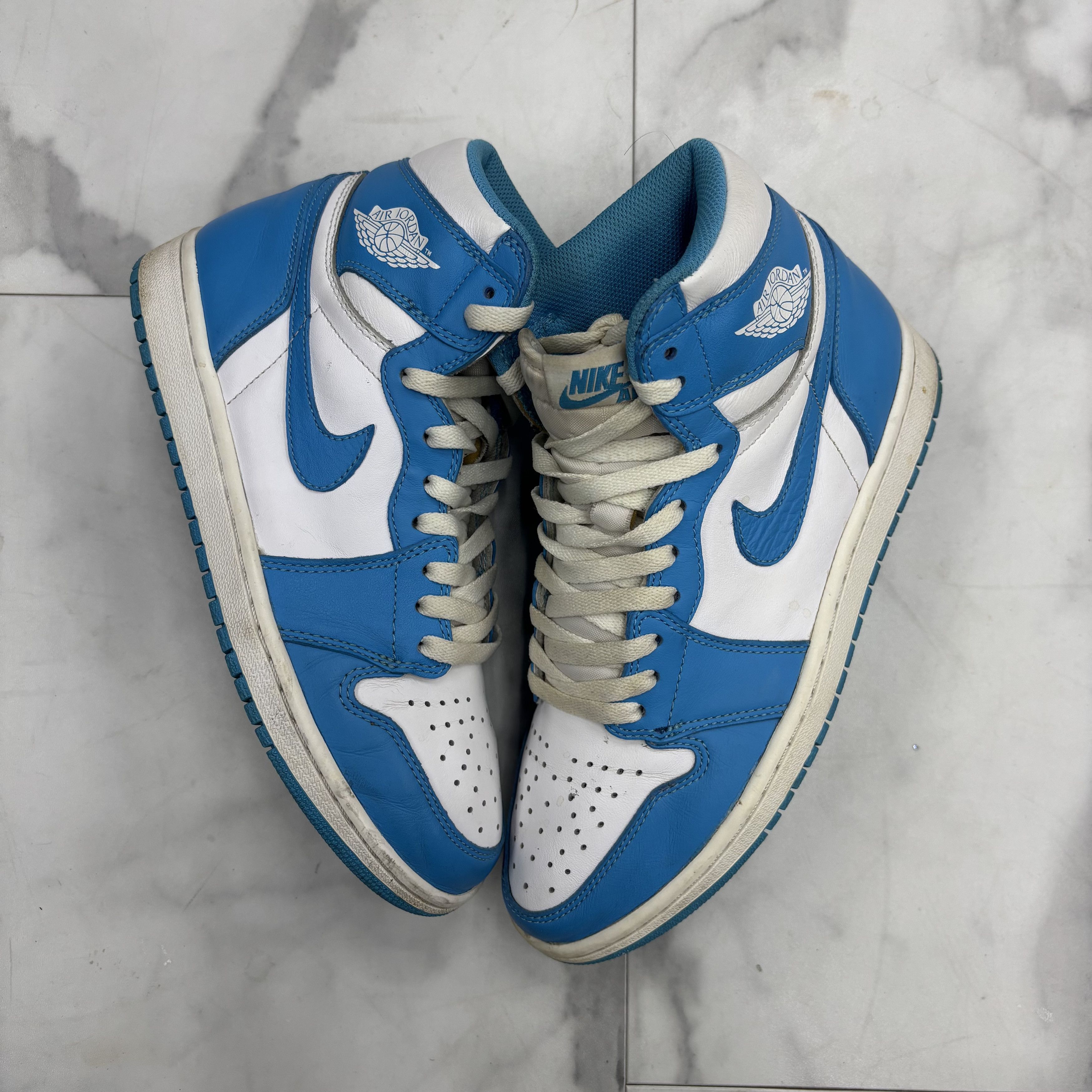 Jordan Brand Jordan 1 Retro High OG "UNC" Size US 8 / EU 41 - 1 Thumbnail
