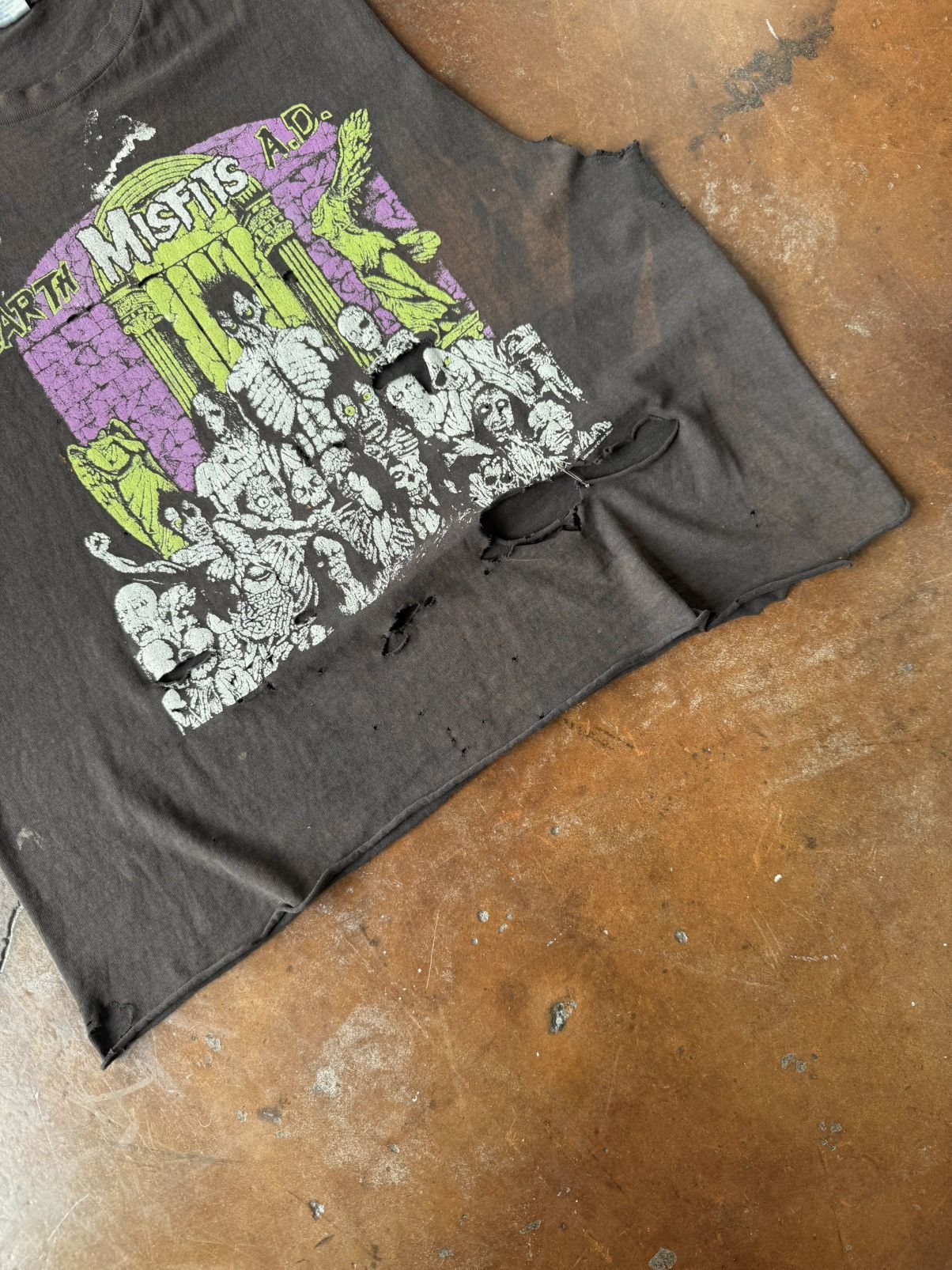 Vintage vintage 90s faded/distressed misfits grunge cut-off shirt Size US XL / EU 56 / 4 - 2 Thumbnail