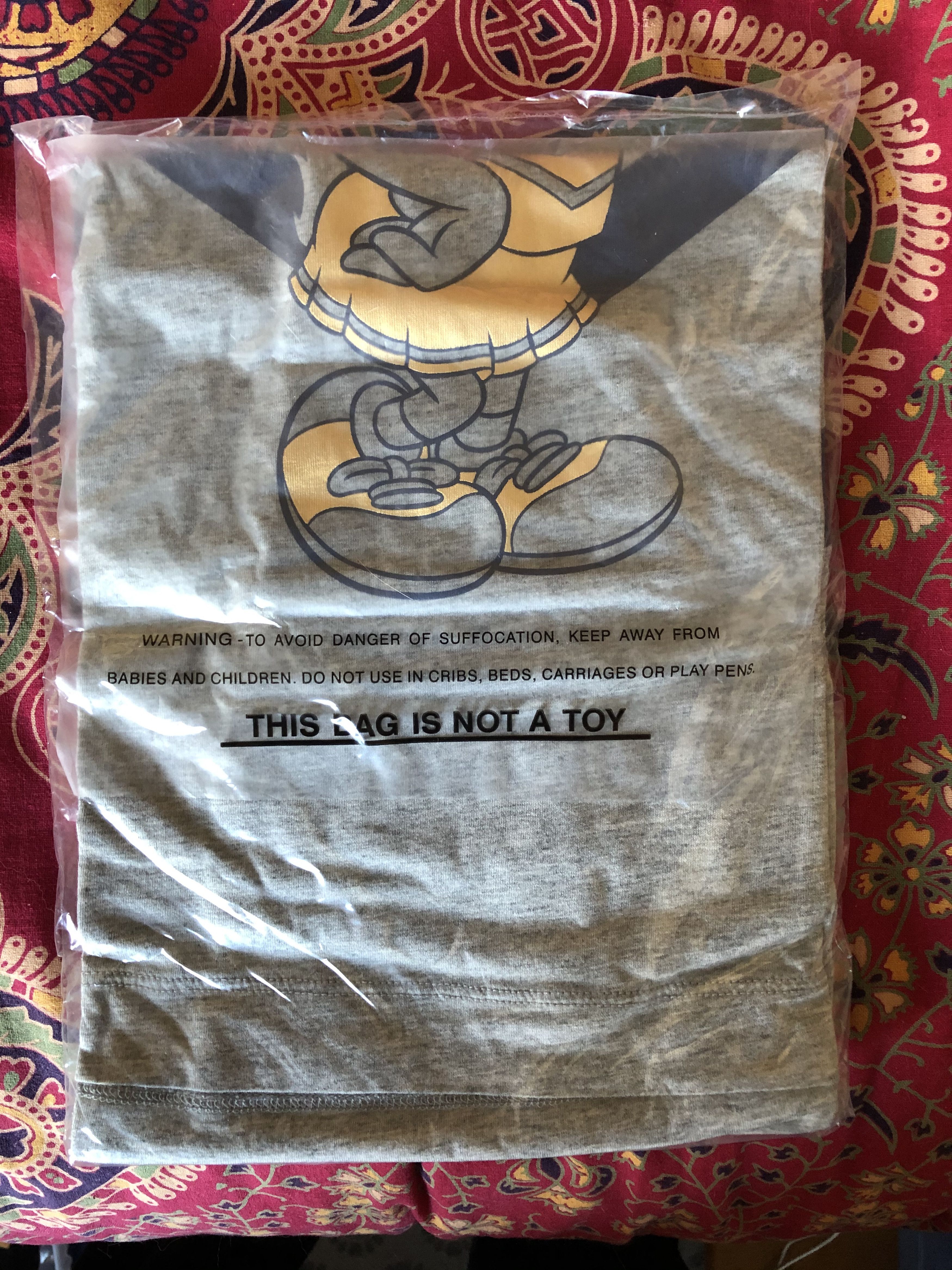 Disney × Uniqlo Uniqlo Disney Magic For All Daisy Duck Tee Out of production Size M / US 6-8 / IT 42-44 - 2 Thumbnail
