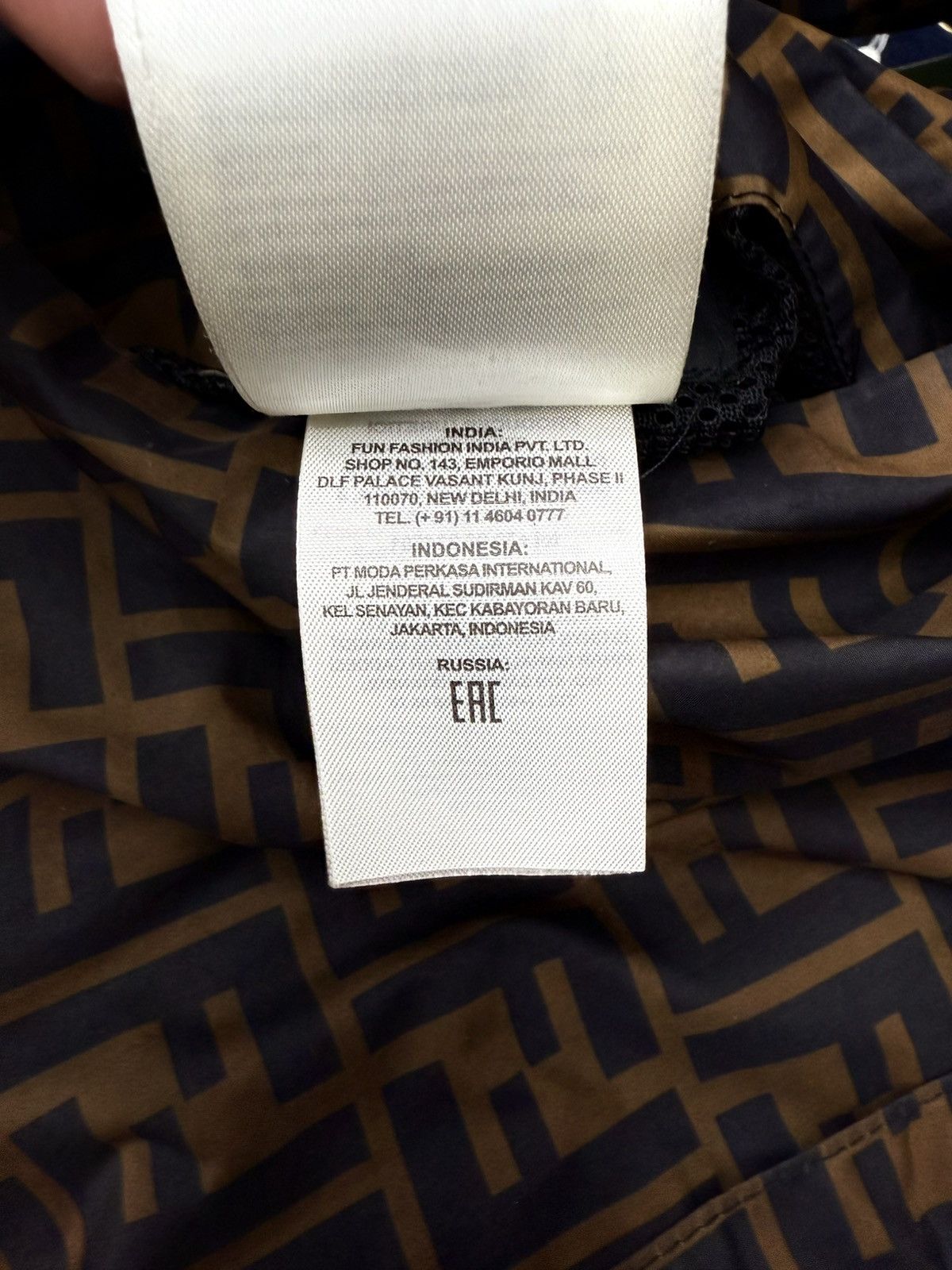 Fendi Fendi Zucca Monogram Reversible Windbreaker Jacke Size US S / EU 44-46 / 1 - 19 Thumbnail