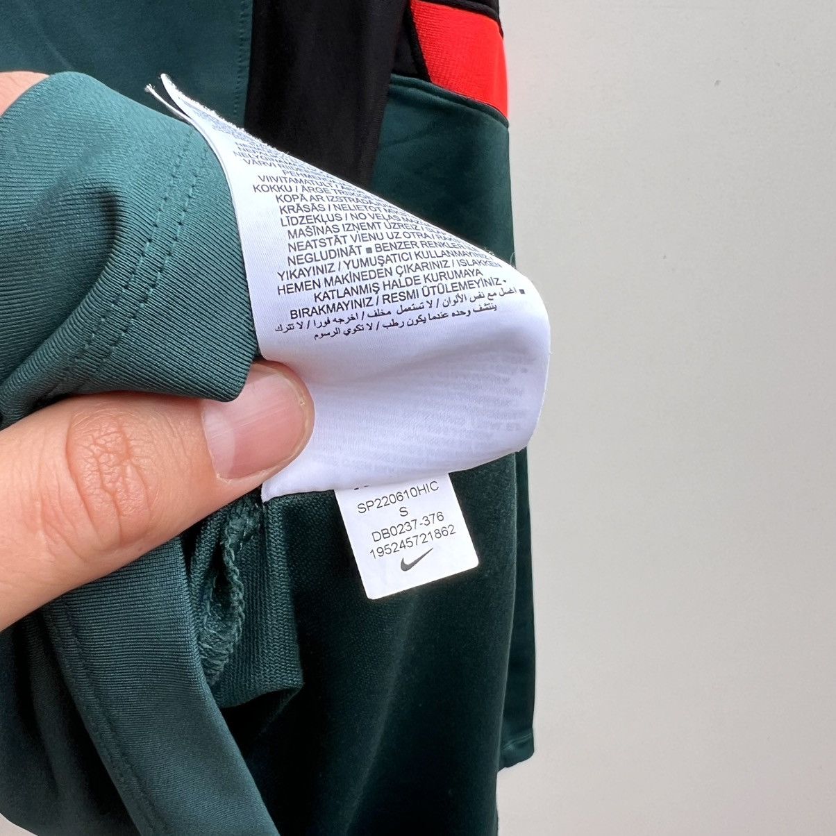 Nike LIVERPOOL 2021 2022 FOOTBALL SOCCER JACKET ZIP Nike Size US S / EU 44-46 / 1 - 8 Thumbnail