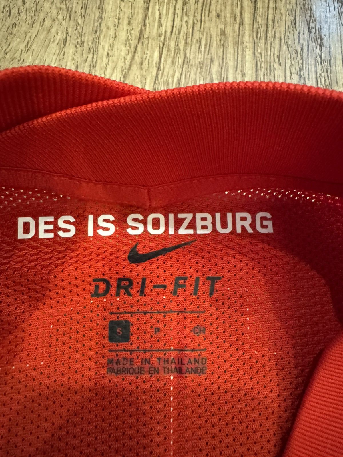 Nike RED BULL SALZBURG 2021-2022 FOOTBALL SHIRT SOCCER SIZE S Size US S / EU 44-46 / 1 - 8 Thumbnail