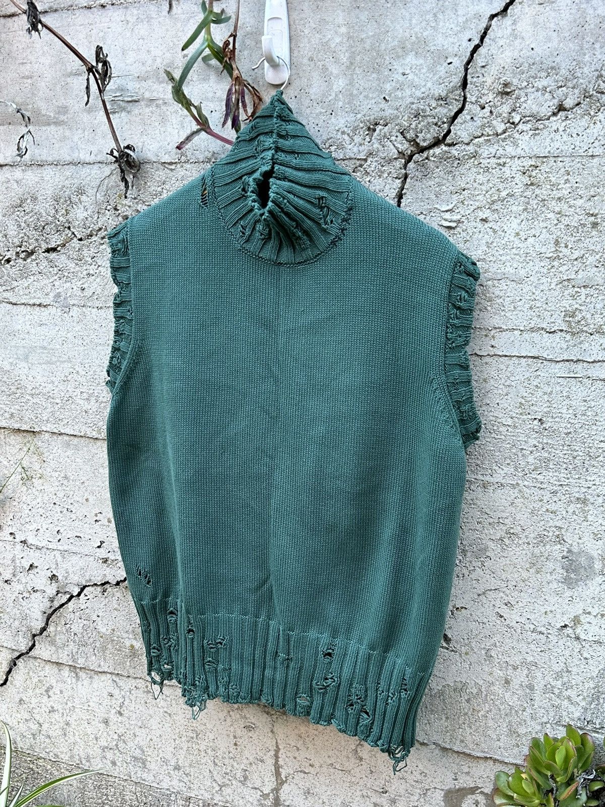 Marni RARE GRAIL Marni raw distressed sweater vest Size US L / EU 52-54 / 3 - 1 Thumbnail