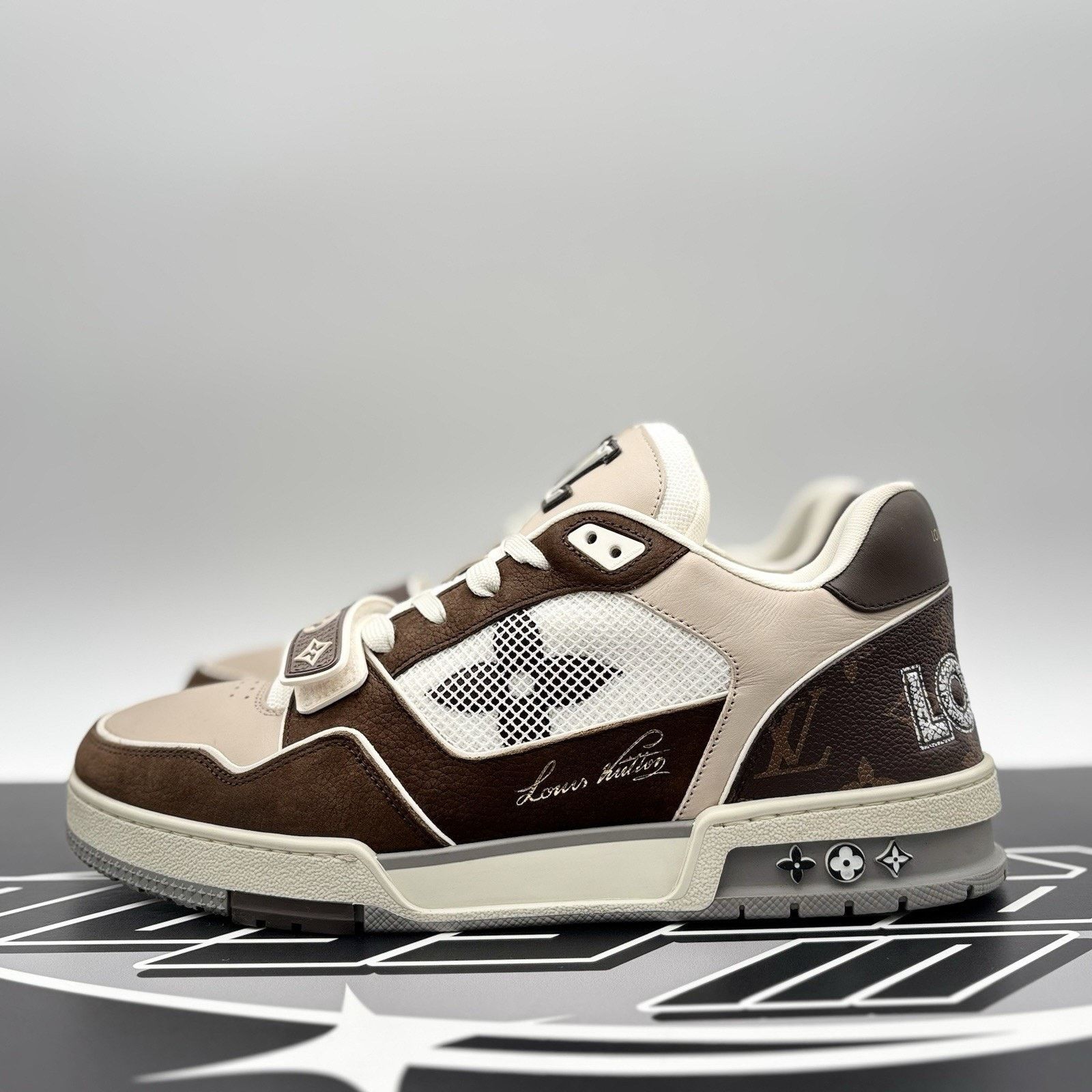 Louis Vuitton 10-10.5 US Louis Vuitton Trainer Strap ' Brown Beige ' GREAT Size US 10 / EU 43 - 1 Thumbnail