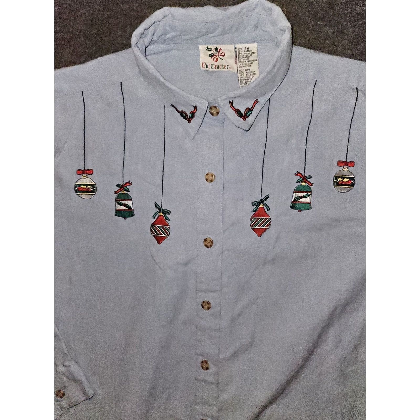 Vintage VINTAGE Nutcracker Shirt Women's 18W Blue Christmas Embroidered Button Up Size XXL / US 16-18 / IT 52-54 - 4 Thumbnail