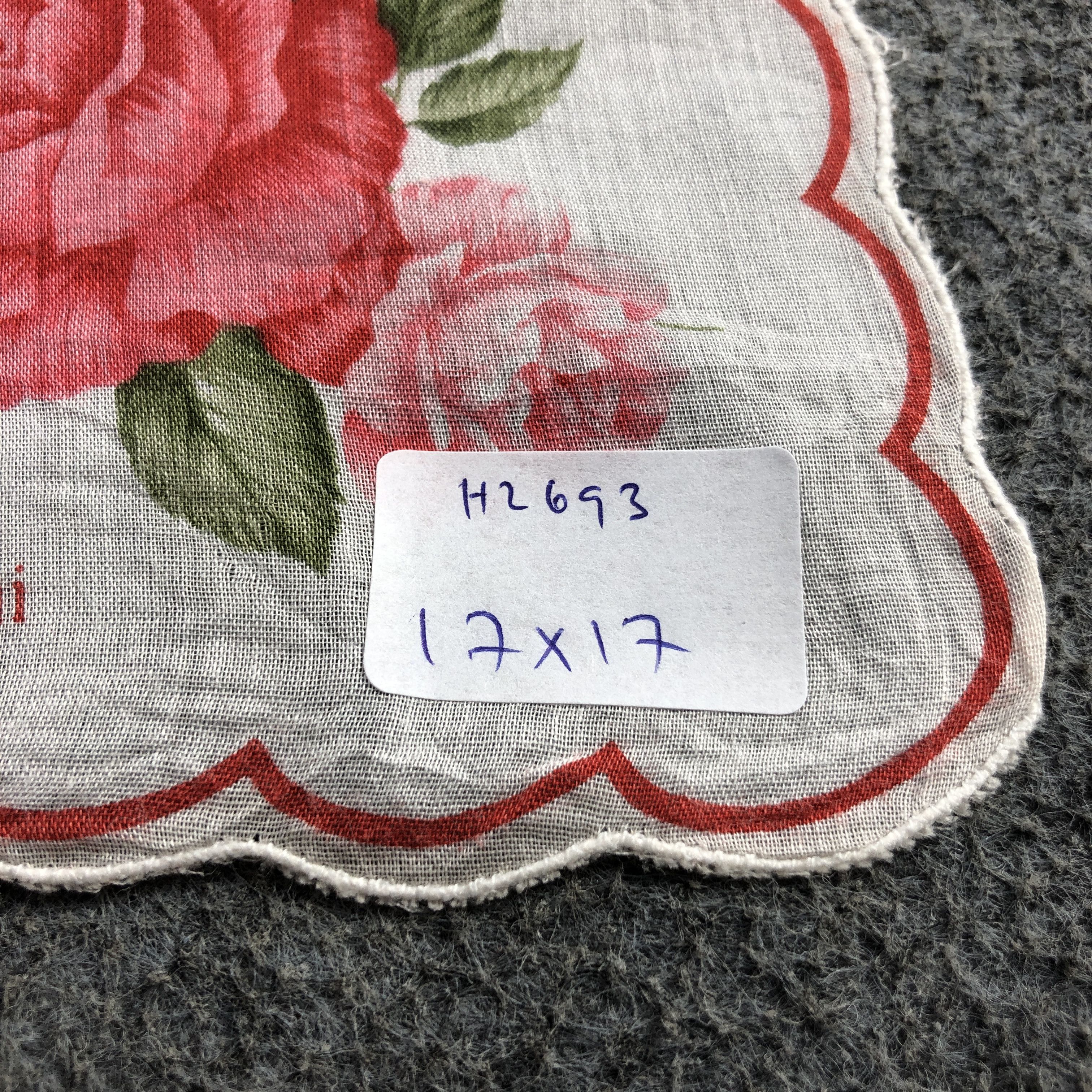 Vintage ValenTINO GarAVANI Handkerchief Neckerchief Bandana H2693 Size ONE SIZE - 6 Thumbnail
