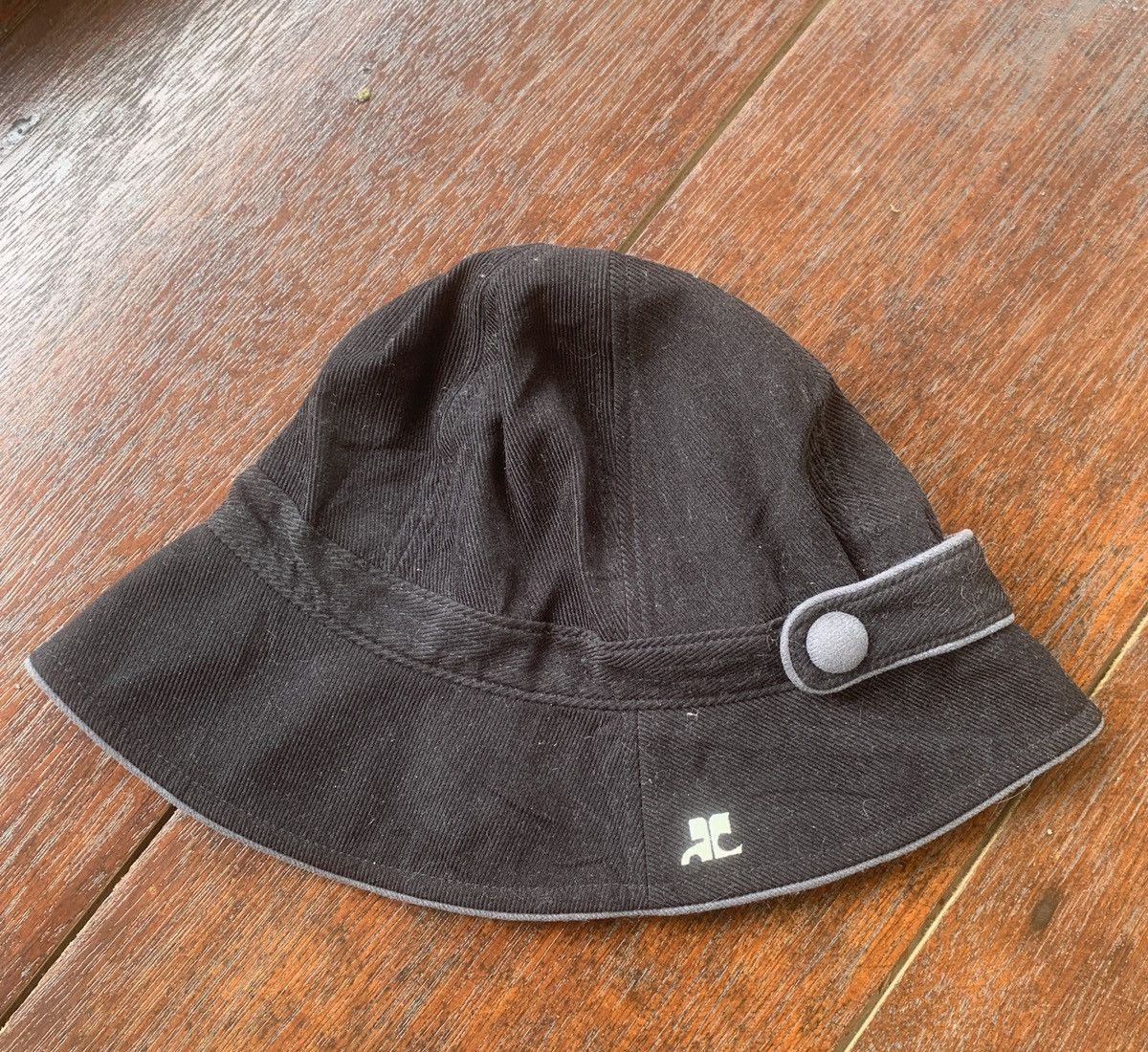 Courreges × Designer × Vintage Vintage Courreges Paris corduroy bucket hat Size ONE SIZE - 1 Thumbnail