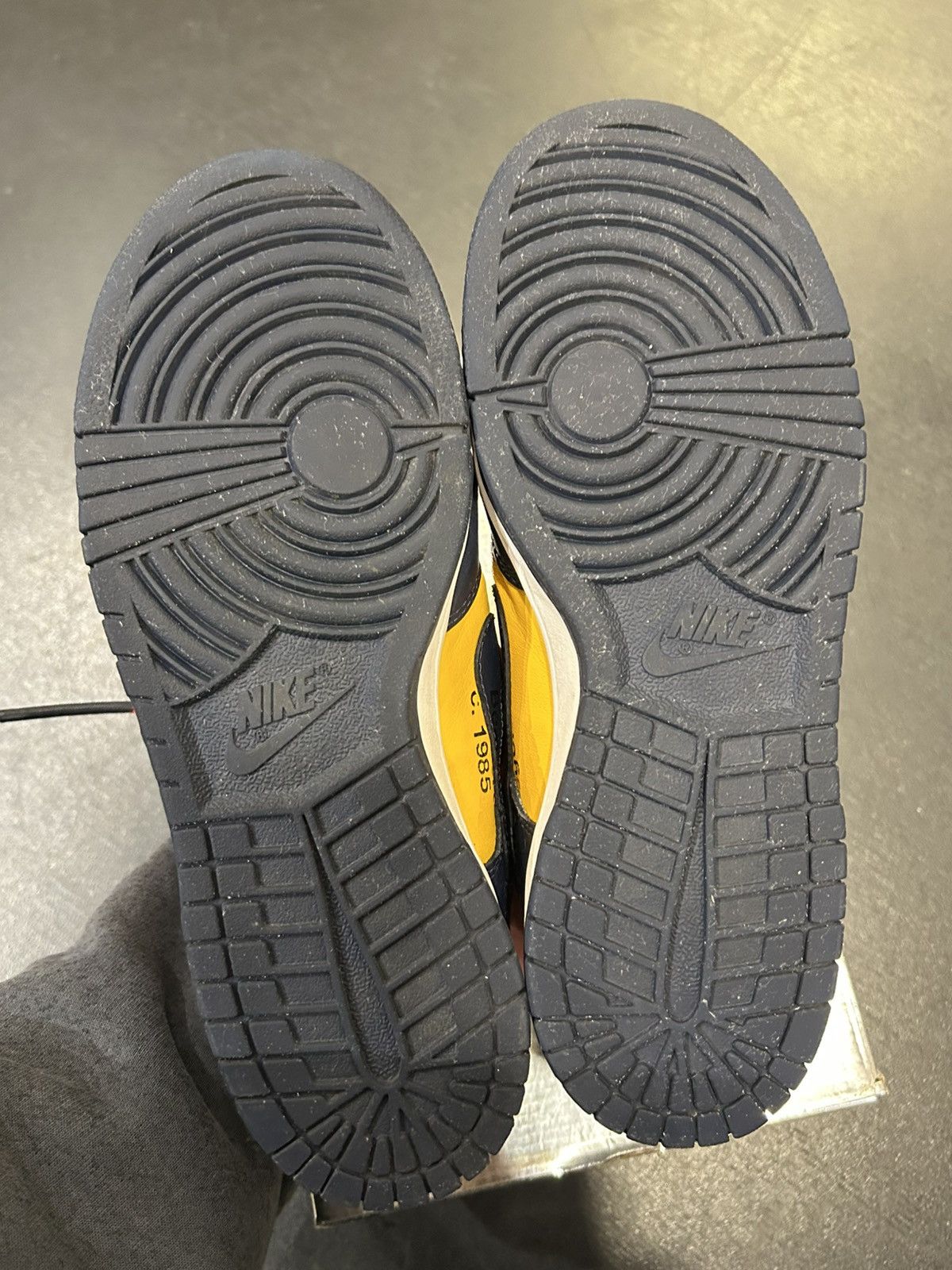 Nike × Off-White Off-White X Nike Dunk Low ‘University Gold’ Size US 8 / EU 41 - 5 Thumbnail