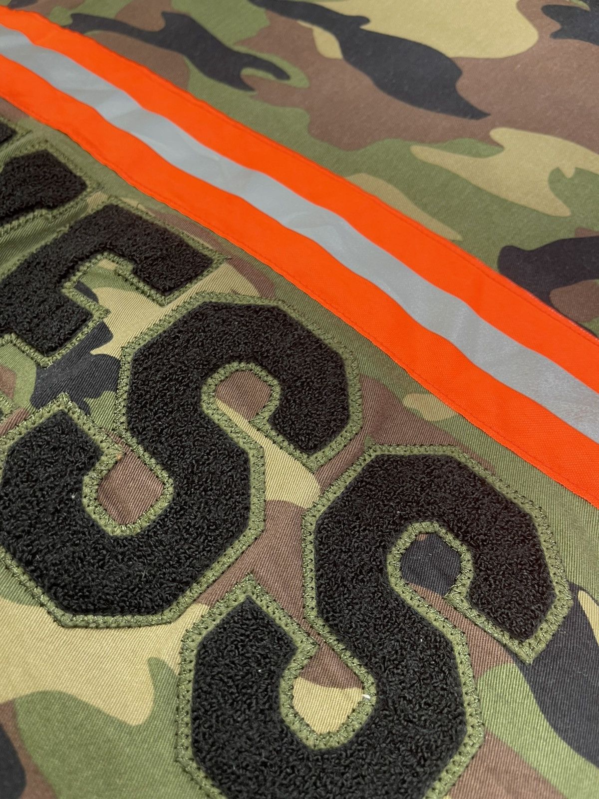 Guess Guess Camouflage Back Hit Caster Reflective Jacket Size US M / EU 48-50 / 2 - 6 Thumbnail
