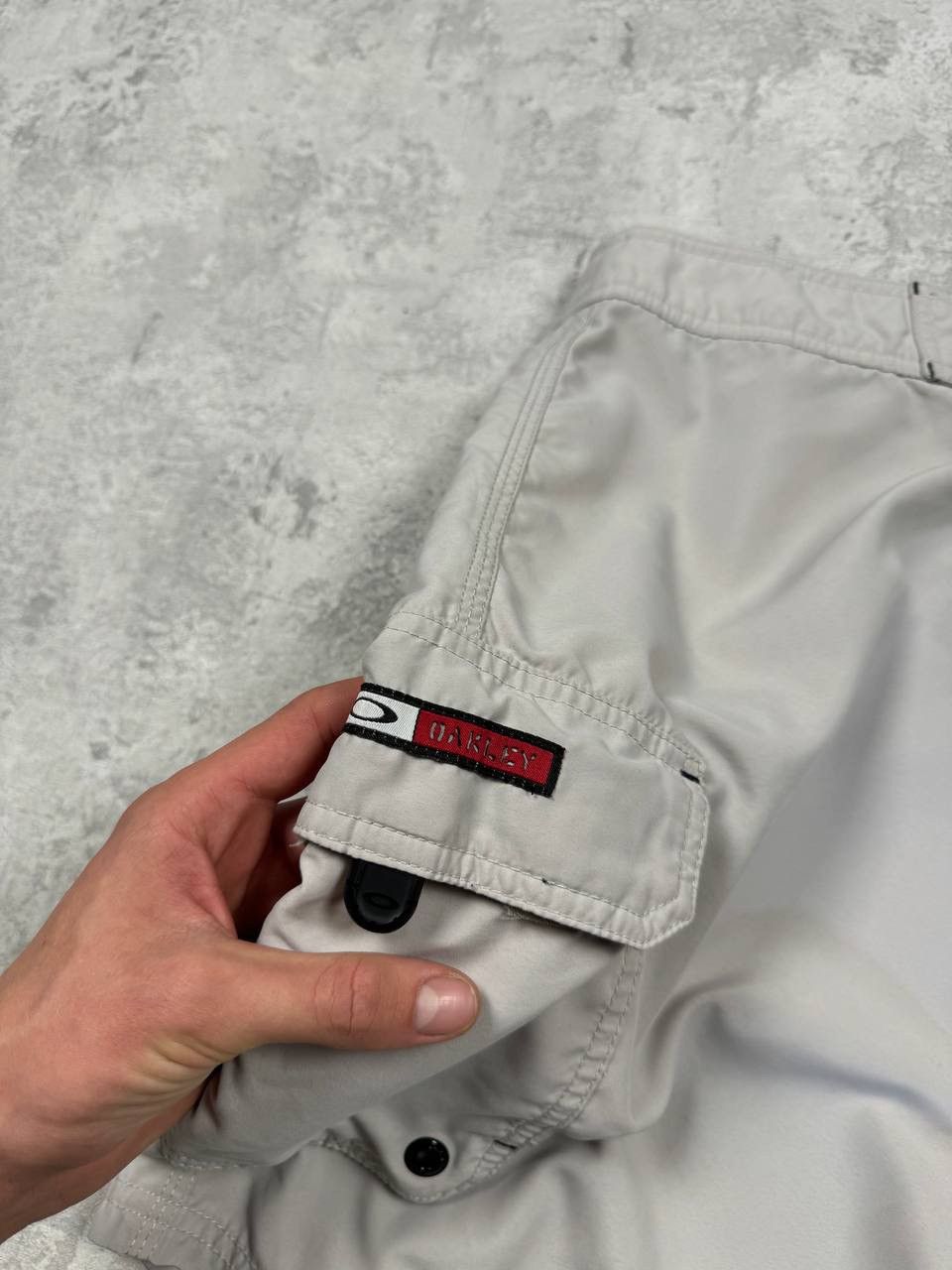 Oakley Vintage Oakley Gray Y2K Shorts Size 36 Size US 36 / EU 52 - 5 Thumbnail