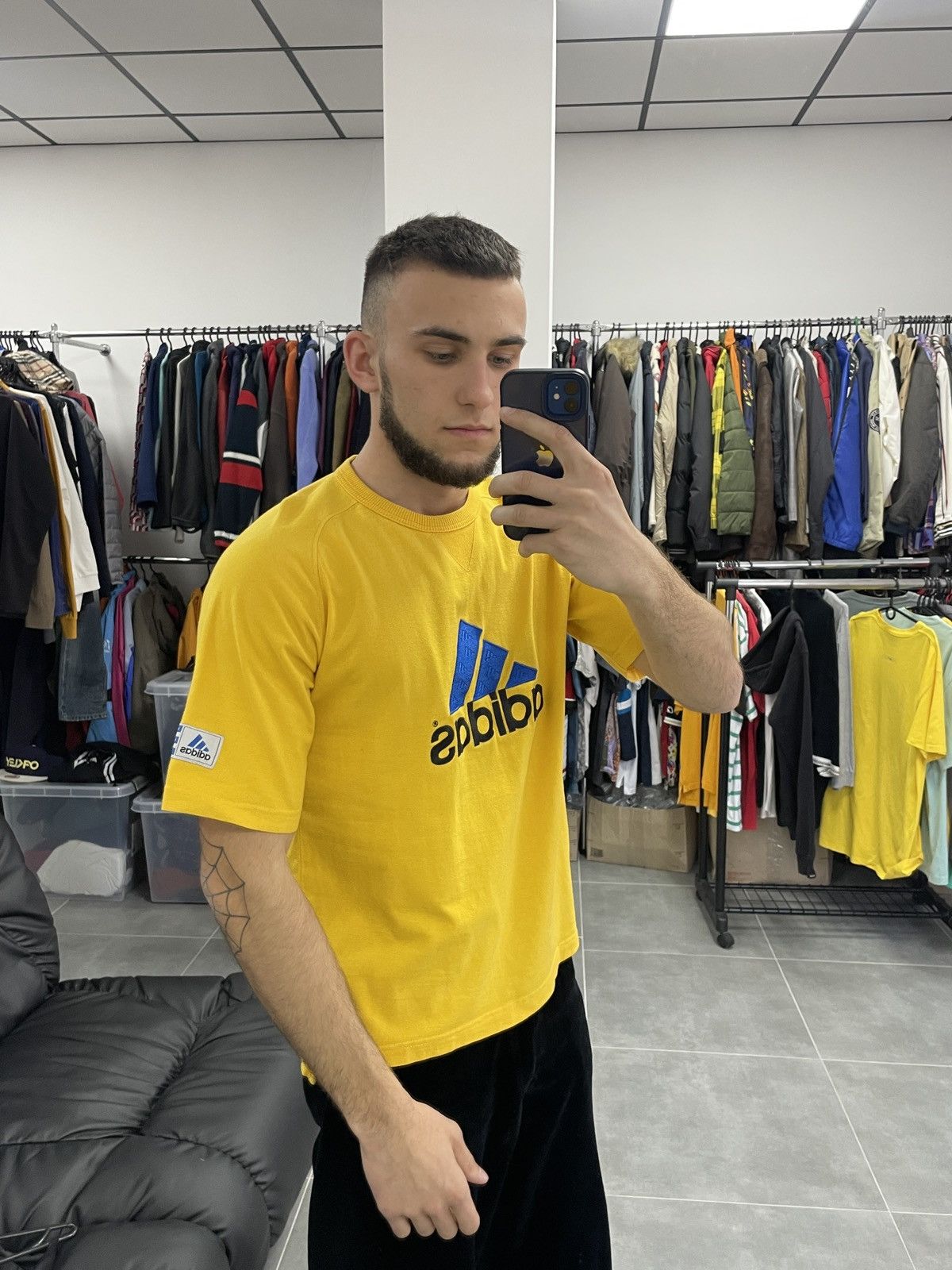 Adidas × Vintage Vintage Adidas Embroidered Logo T-Shirt Size S Size US S / EU 44-46 / 1 - 2 Thumbnail