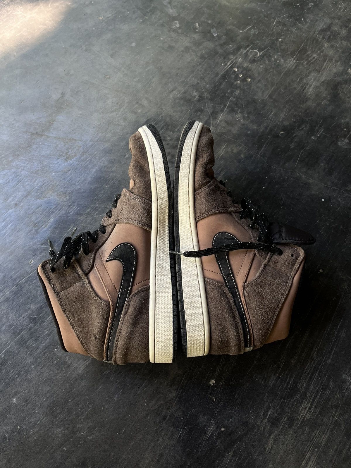 Jordan Brand Nike Air Jordan 1 Mid SE Dark Chocolate Size US 8 / EU 41 - 8 Thumbnail