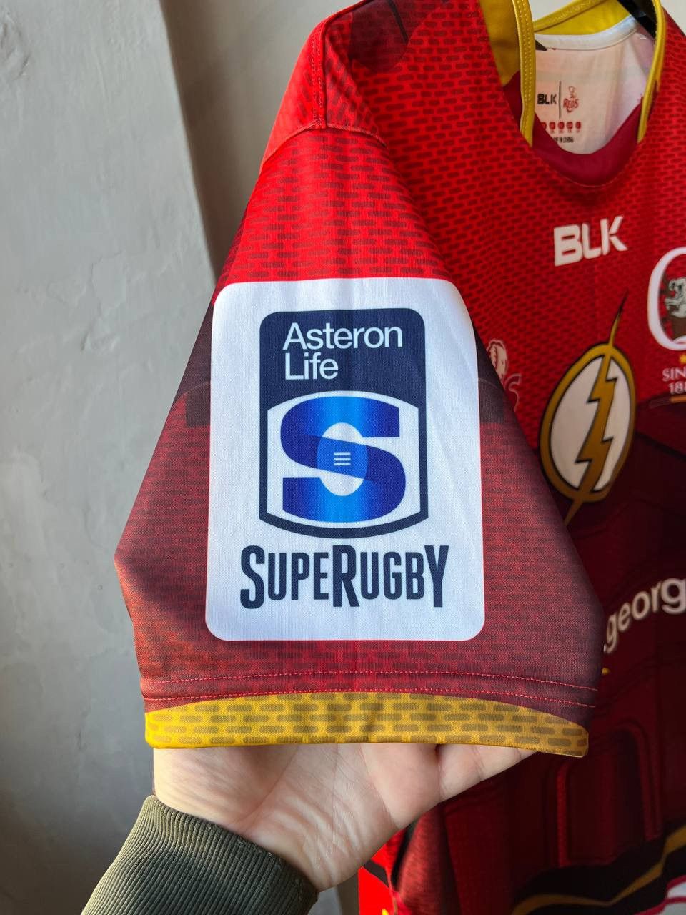 Sports Specialties 2015 QUEENSLAND REDS FLASH BLK RUGBY UNION JERSEY SHIRT 2XL Size US XXL / EU 58 / 5 - 6 Thumbnail