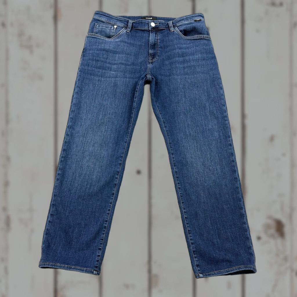 Vintage Mavi Jeans Mens 36 Straight Leg Low Rise Regular Dark Wash Denim Stretch Zach Jeans Mens Regular 36 Dark Blue Cotton Blend Logo 29 Inseam 34 Waist Size US 36 / EU 52 - 1 Thumbnail
