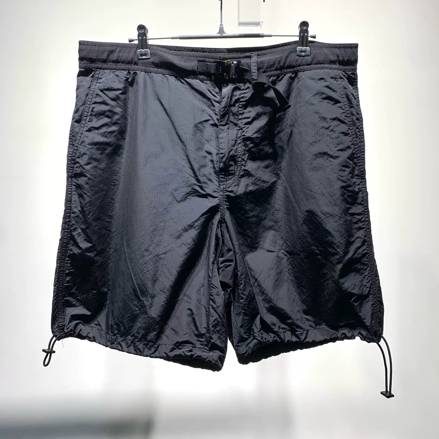 Dior DIOR Nylon Belted Straight-Leg Shorts Size US 38 / EU 54 - 1 Thumbnail