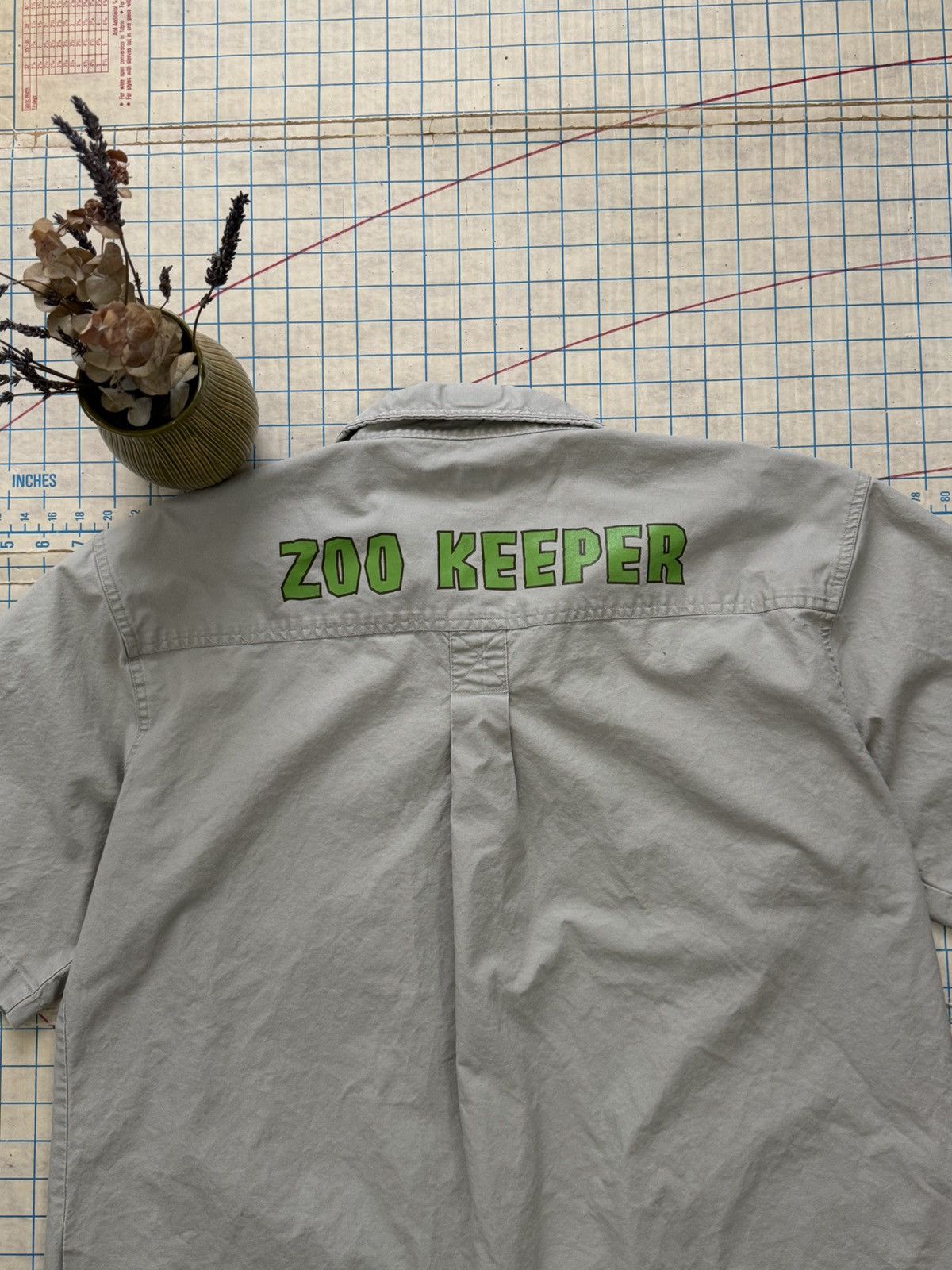 Vintage Vintage Madagascar Zoo Keeper Promo Button Up Short Sleeve Size US L / EU 52-54 / 3 - 12 Thumbnail