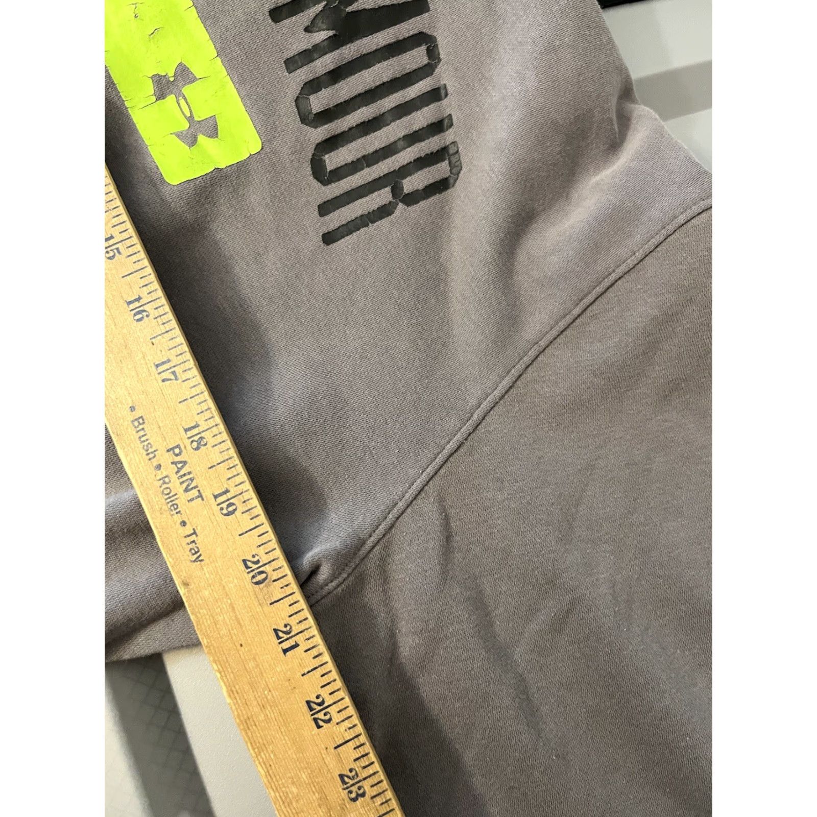Under Armour Under Armour Mens Hoodie Logo Fleece Sweatshirt Pullover Gray Size L / Large Regular Fit Distres 90s Size US L / EU 52-54 / 3 - 6 Thumbnail