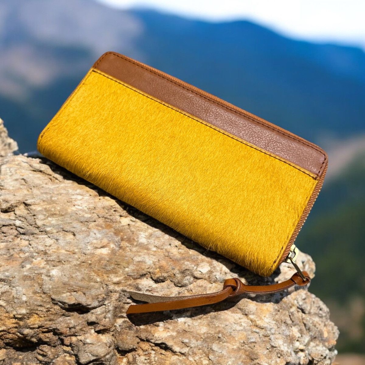 Issey Miyake × Japanese Brand × Leather ZUCCHERO FILATO CALF BODY HAIR WALLET BAG Size ONE SIZE - 2 Thumbnail