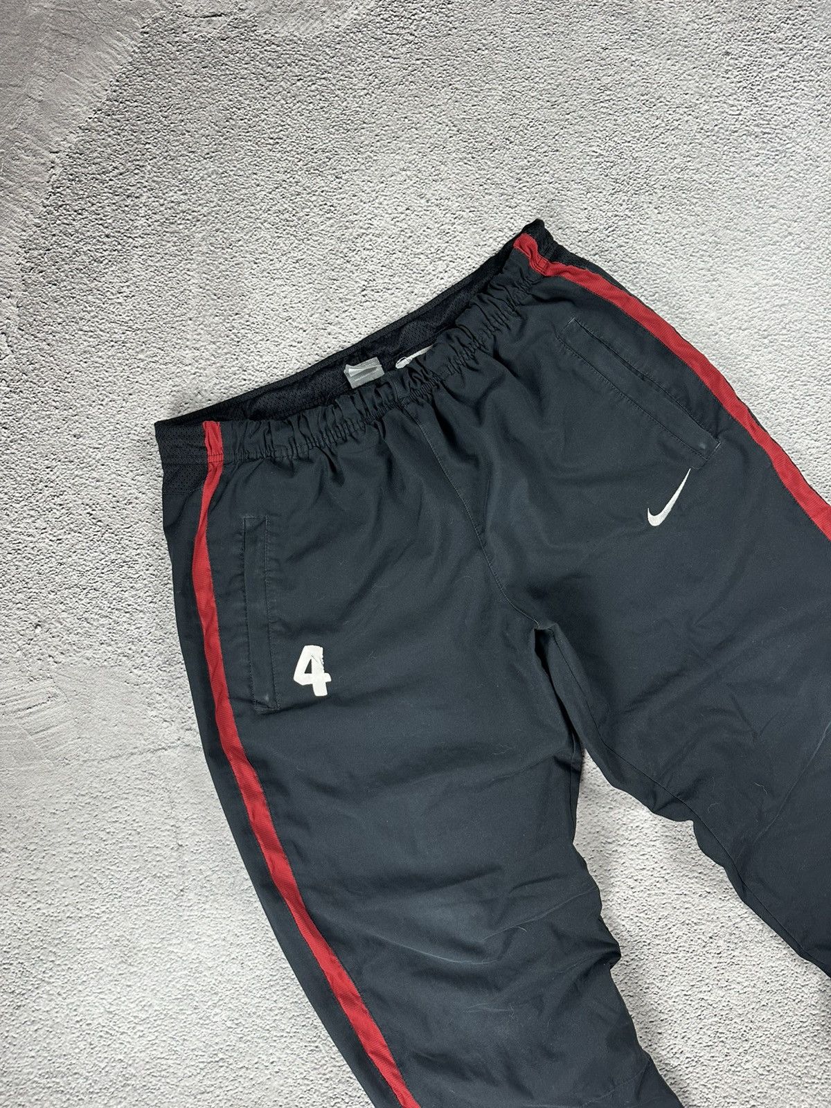 Nike Vintage Nike Nylon Trackpants Baggy Y2K Drill Style Size US 32 / EU 48 - 5 Thumbnail