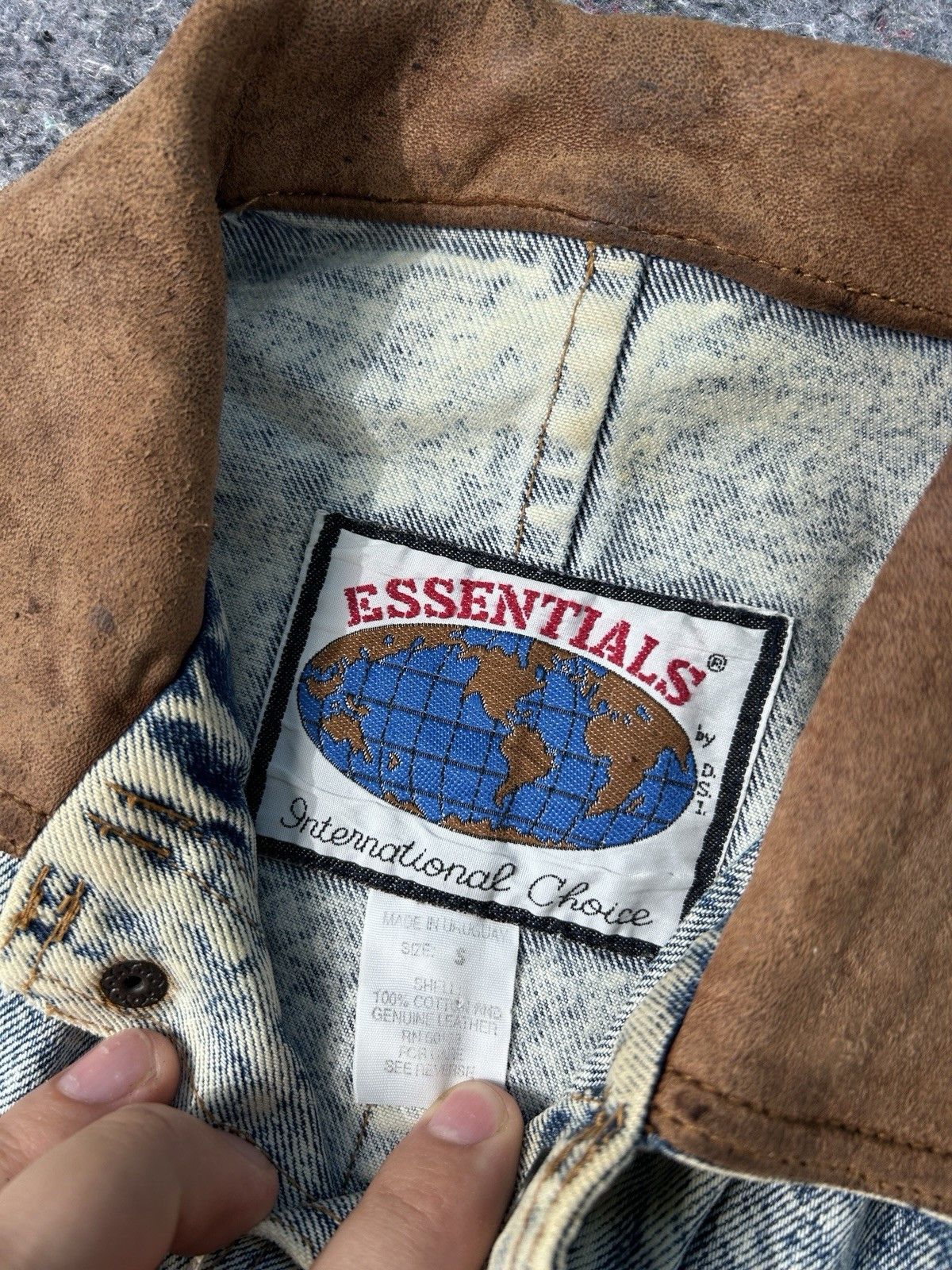 Other Essentials Vintage Acid Wash Denim Jacket Size S Size US S / EU 44-46 / 1 - 6 Thumbnail