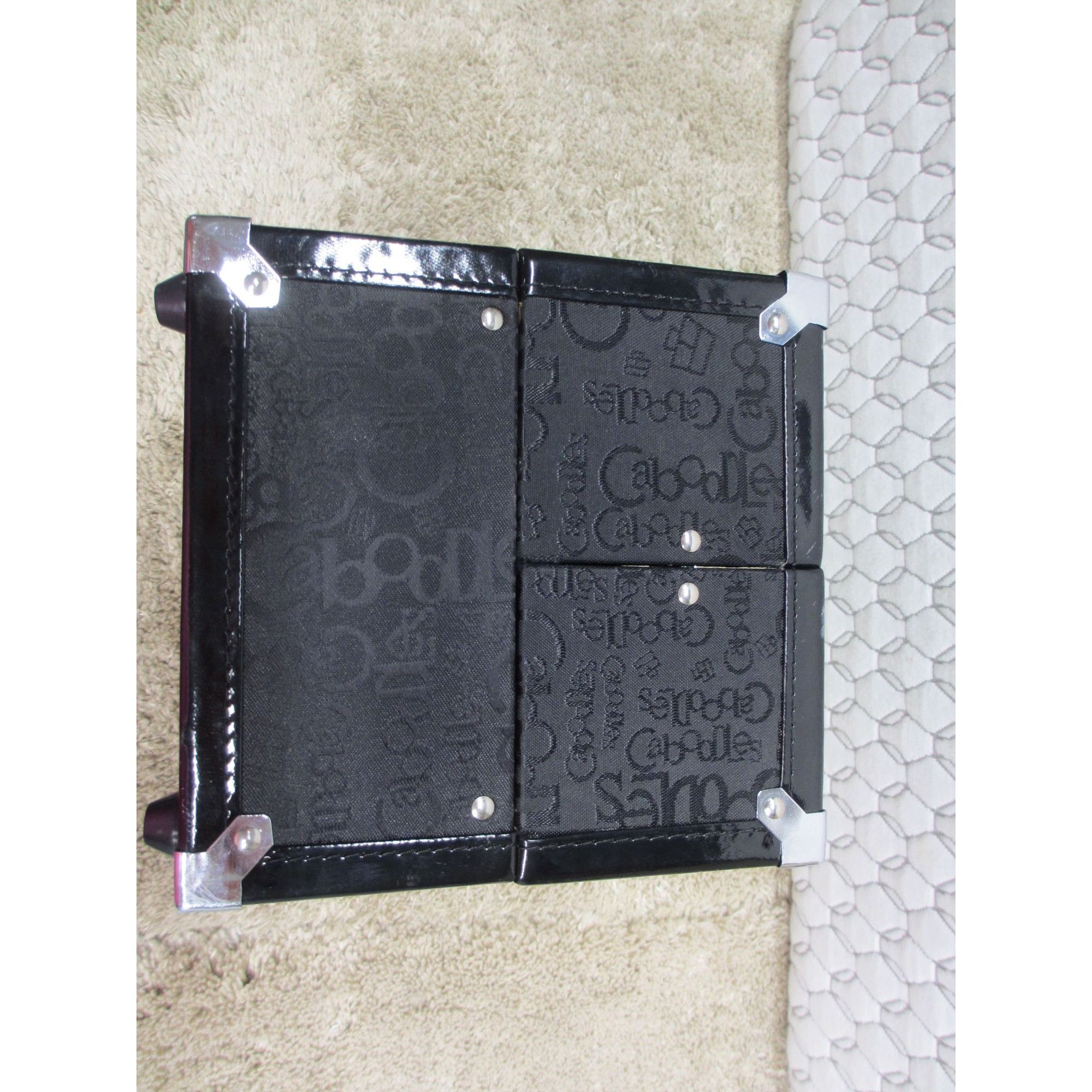 Other Caboodles Black Makeup Train Case With Expanding Trays Size ONE SIZE - 1 Thumbnail