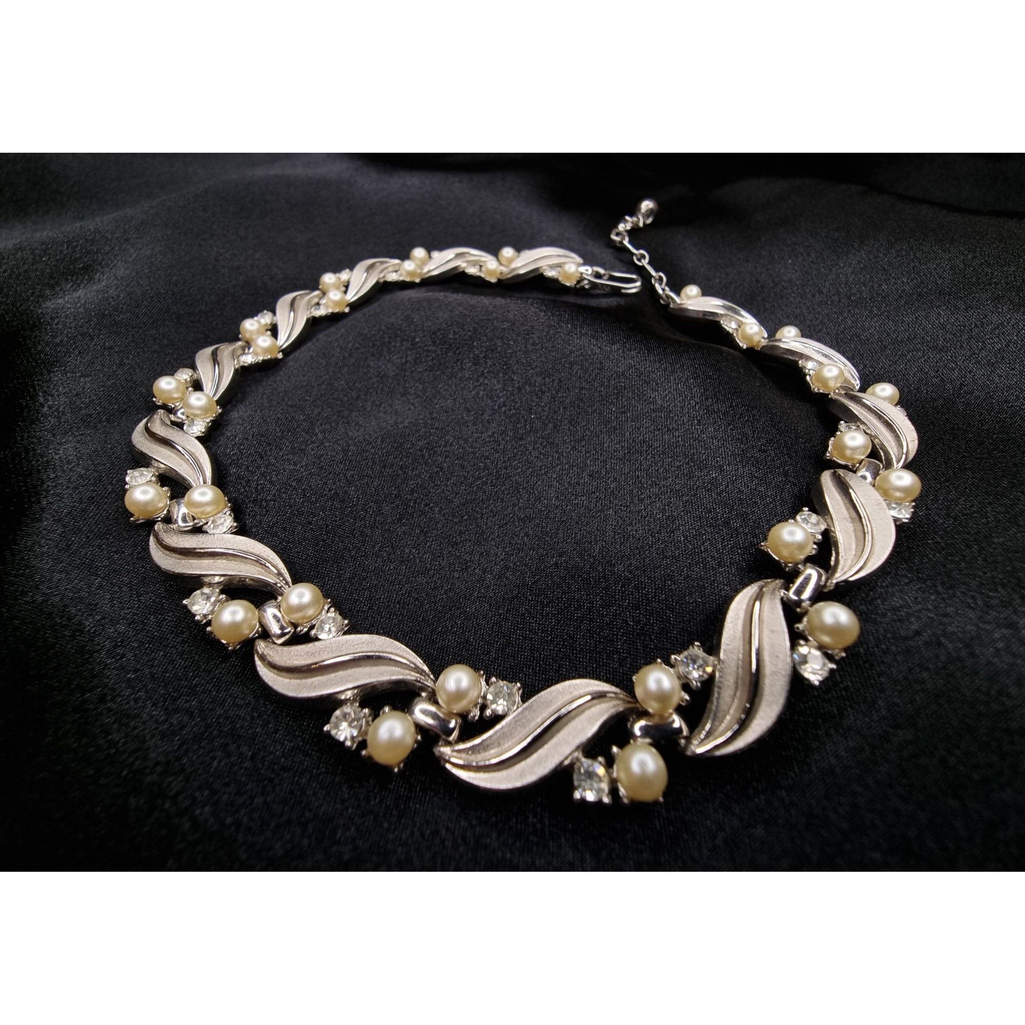 Vintage Rare Find Vintage 1950s TRIFARI Signed Necklace & Bracelet S Size ONE SIZE - 5 Thumbnail