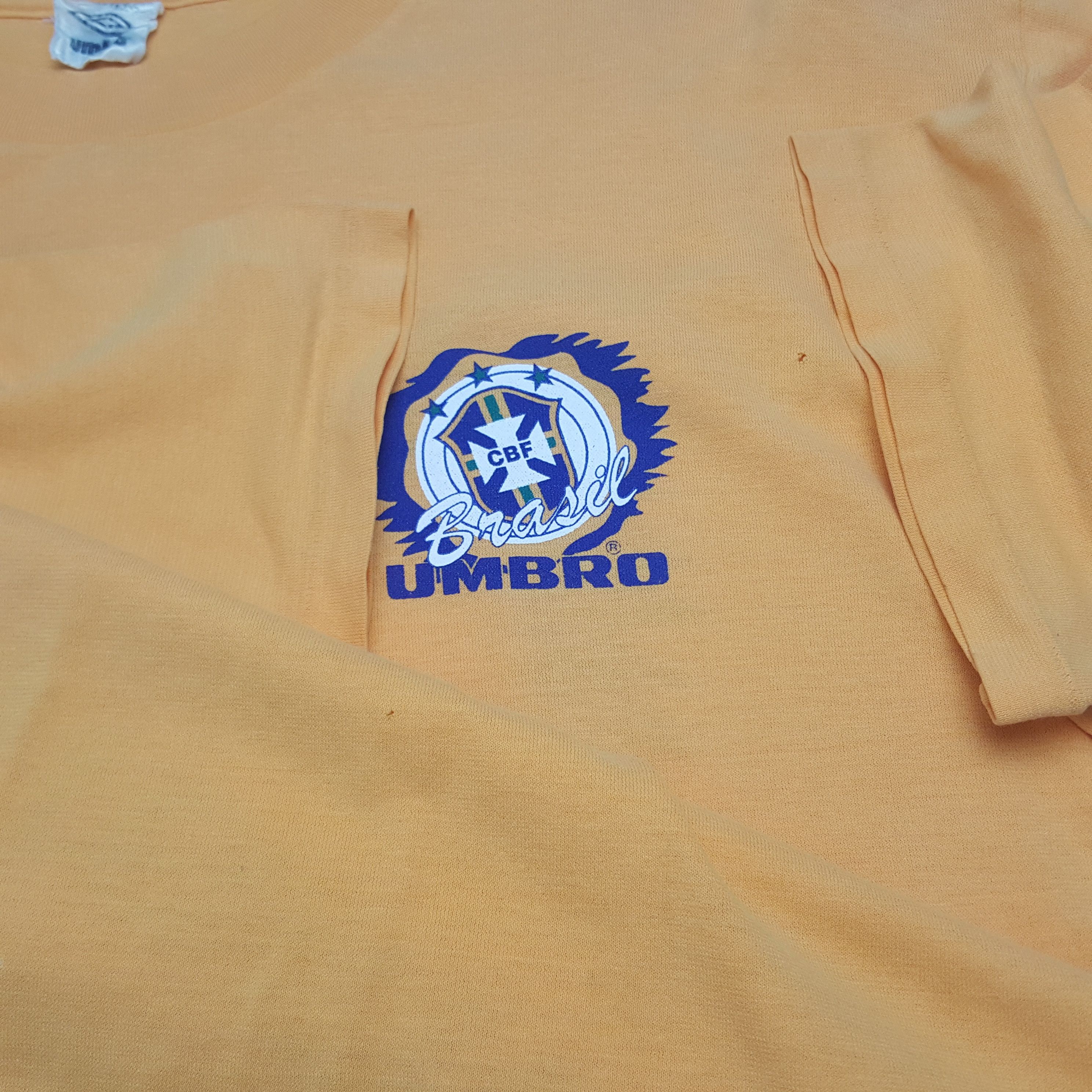 Umbro × Vintage Vintage Umbro Brazil Soccer Sport Logo Tshirt Size US M / EU 48-50 / 2 - 6 Thumbnail