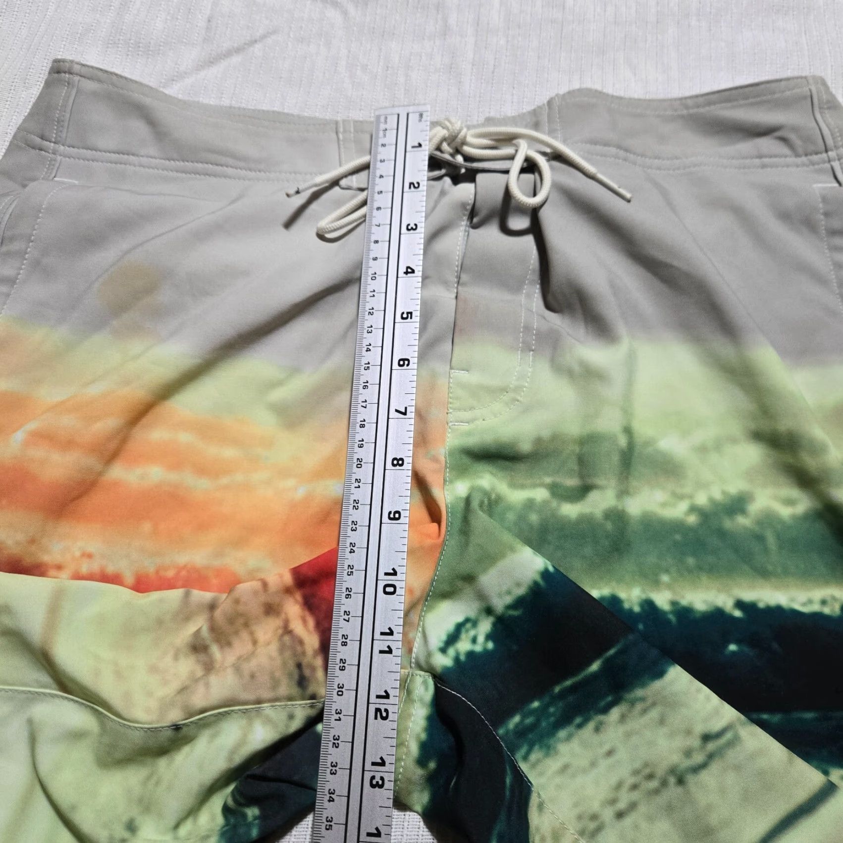 American Eagle Outfitters American Eagle Outfitters Swim Trunks Men's L Multicolor Patriotic Flag Drawstring Elastic Waist Pockets Size US 33 - 7 Thumbnail
