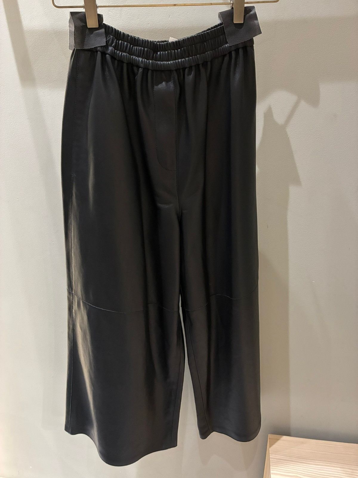 Loewe o1in1g0426 Cropped Leather Trouser in Black Size 27" / US 4 / IT 40 - 1 Thumbnail