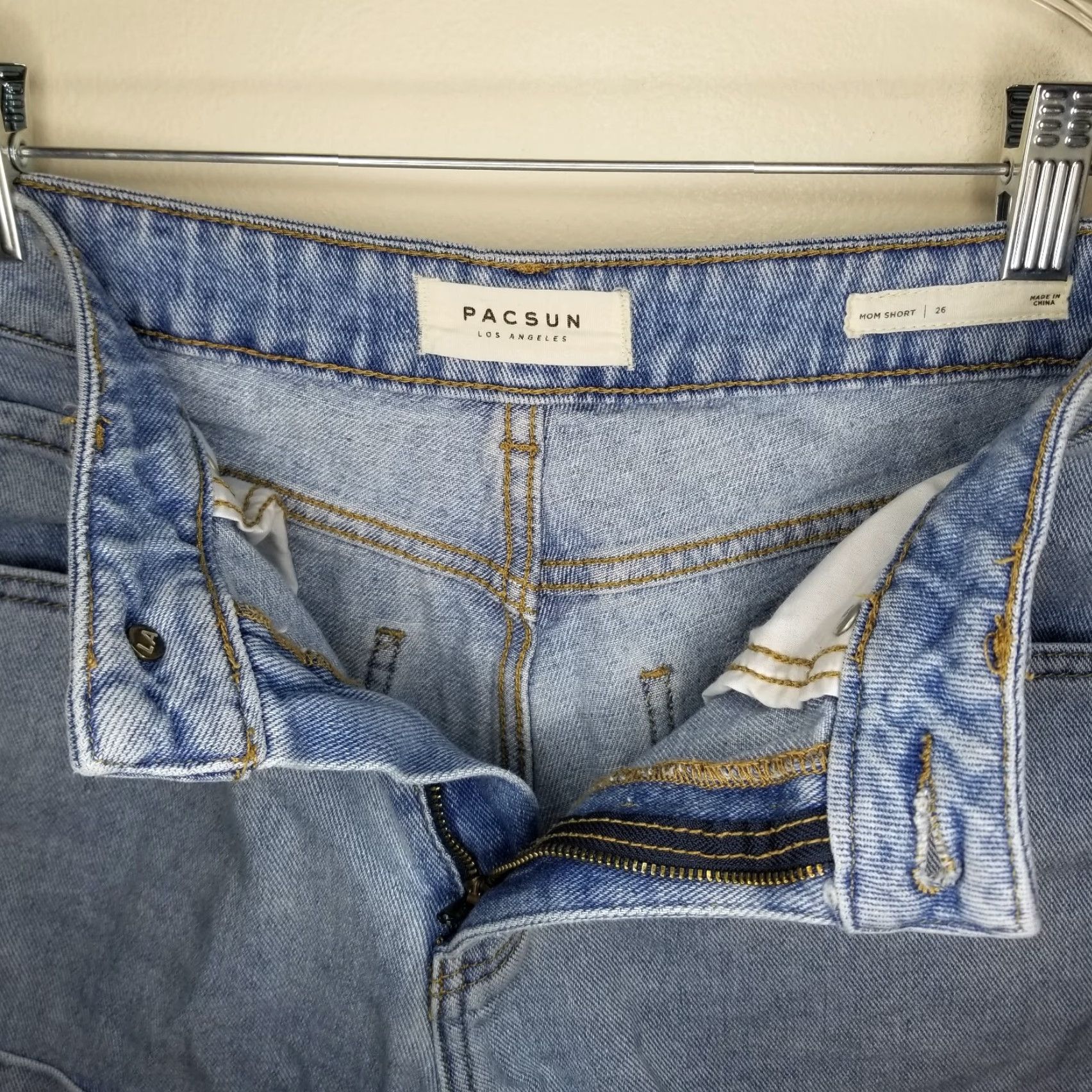 Pacsun Pacsun Mom Blue Jean Shorts Cuffed Size 26 Womens Regular 26 Waist Blue Size 26" / US 2 / IT 38 - 3 Thumbnail
