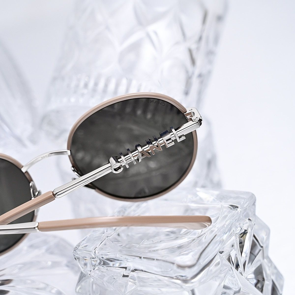 Chanel CHANEL 0CH4282 SUNGLASESS Size ONE SIZE - 4 Thumbnail