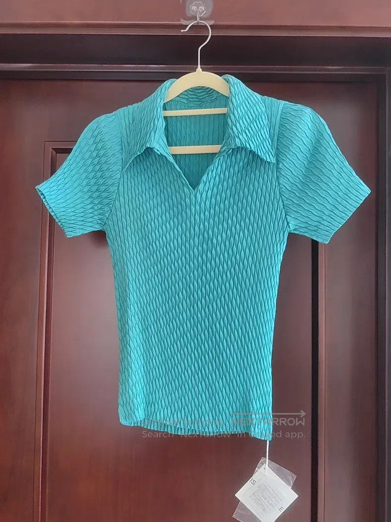 Issey Miyake Issey Miyake Small Fish Scale Collar Top Size S / US 4 / IT 40 - 1 Thumbnail