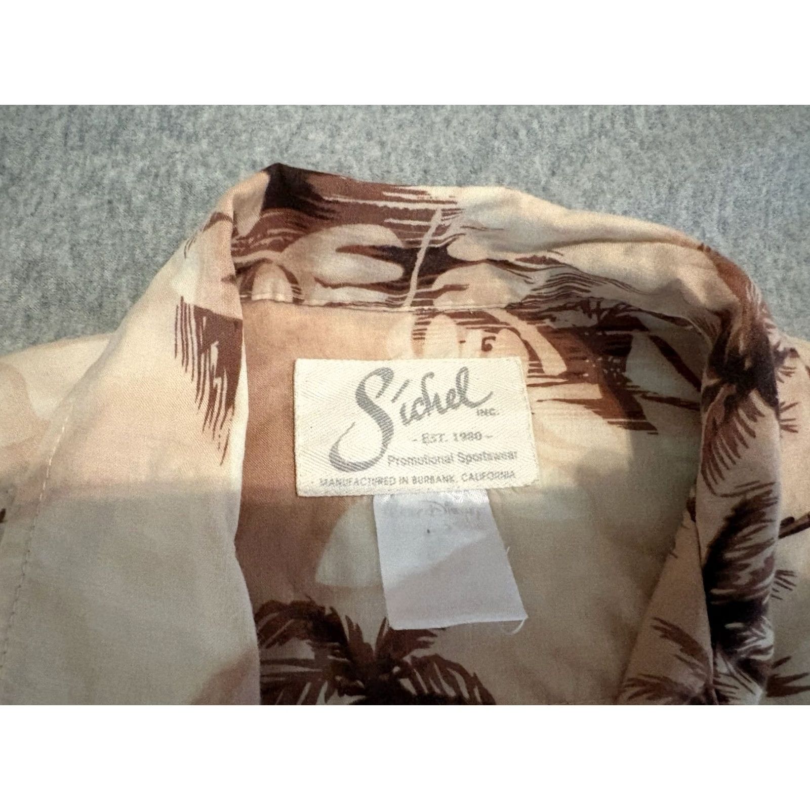 Vintage VINTAGE Walt Disney Imagineering Floral Hawaiian Shirt Sichel Large Made in USA Shirt Mens L Brown Short Sleeve Button-Up Hawaiian 90s Theme Size US L / EU 52-54 / 3 - 3 Thumbnail