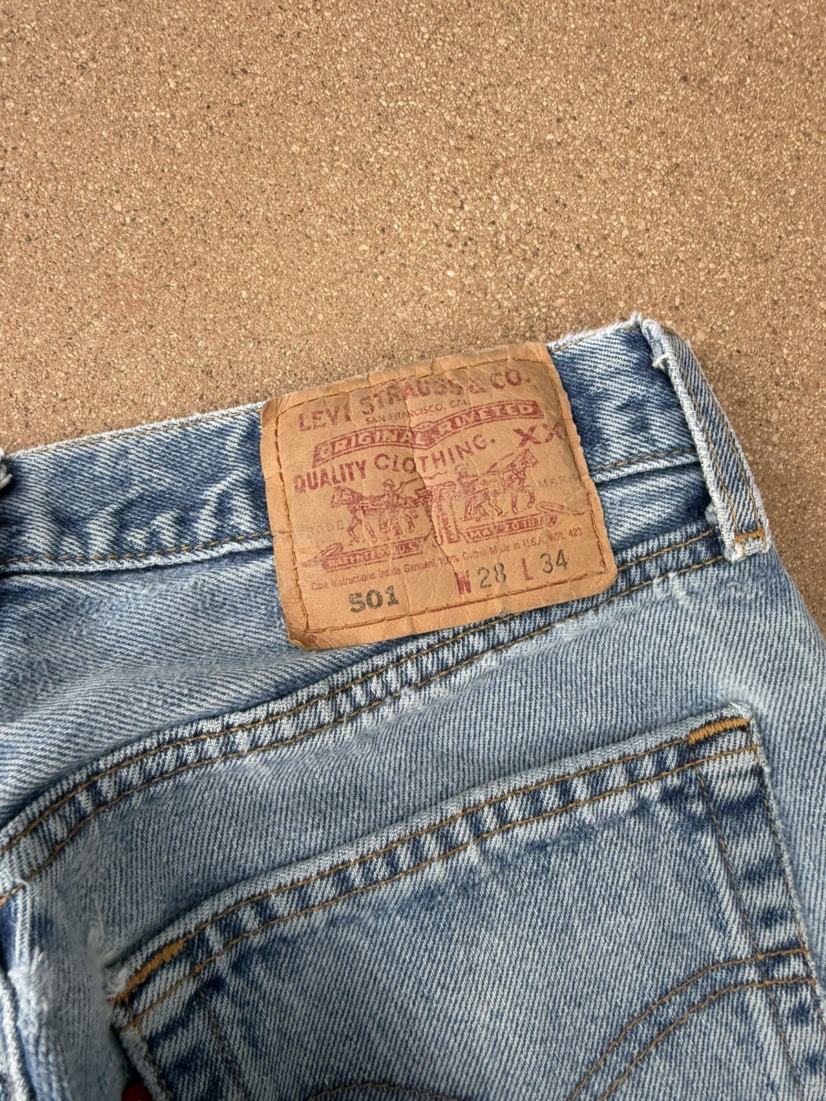 Levi's Vintage Levi’s 501xx Buttonfly Straight Faded Jeans 27x32 Size US 27 - 10 Thumbnail