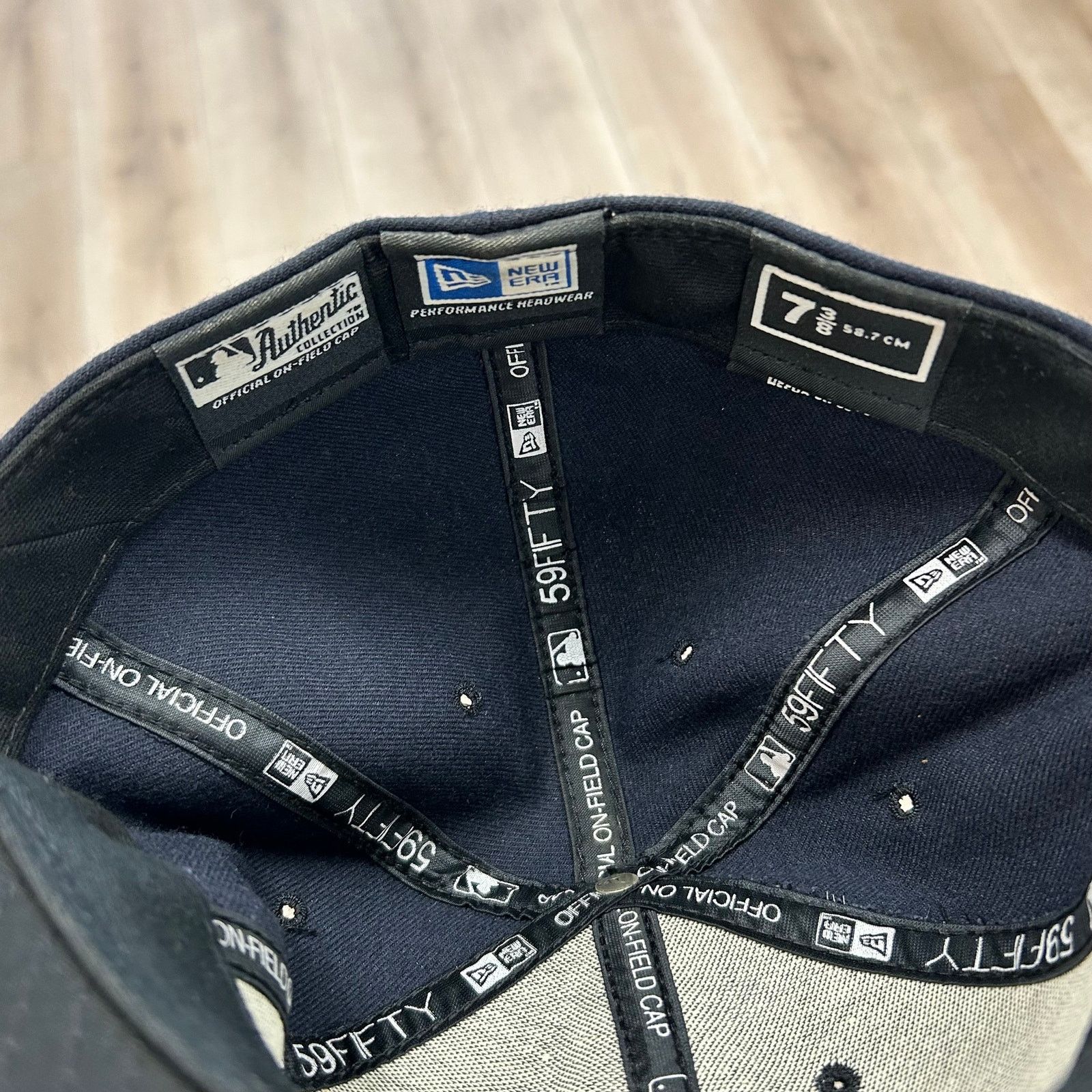 New Era New Era 59FIFTY Cleveland Indians Navy Fitted Hat sz 7 3/8 Size ONE SIZE - 6 Thumbnail