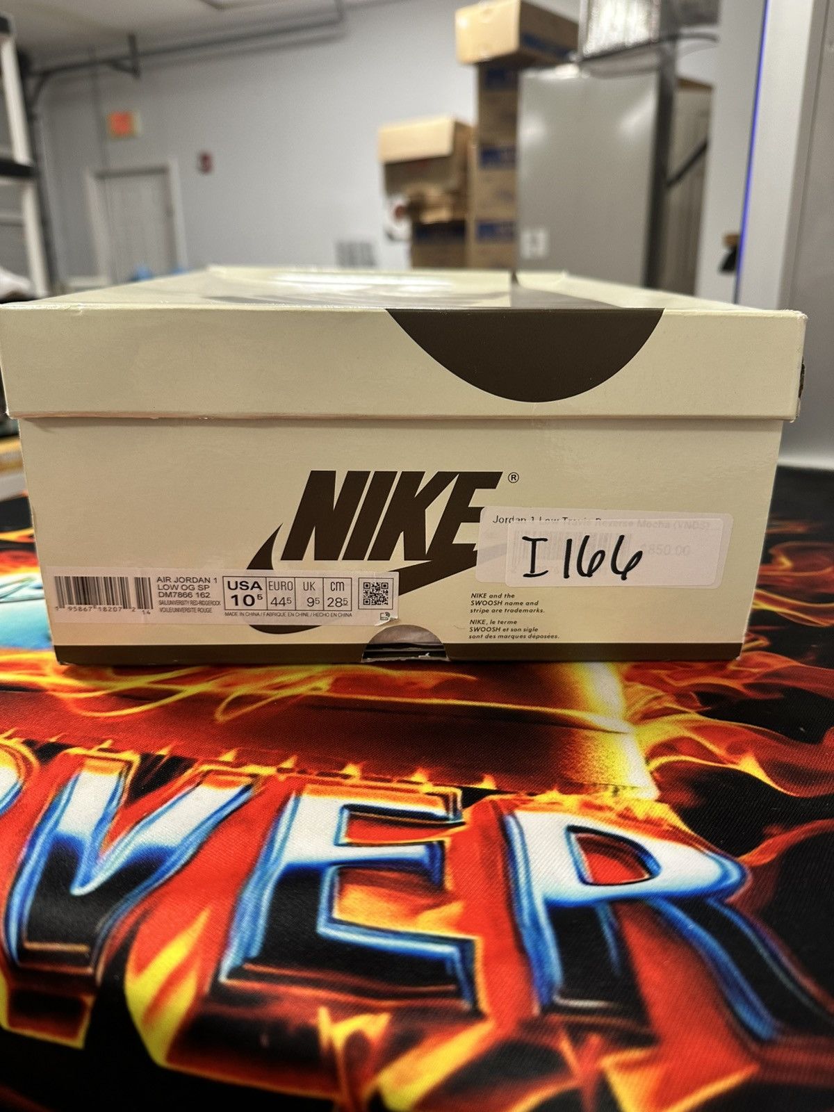 Nike × Travis Scott Travis scott low reverse mocha Size US 10.5 / EU 43-44 - 13 Thumbnail
