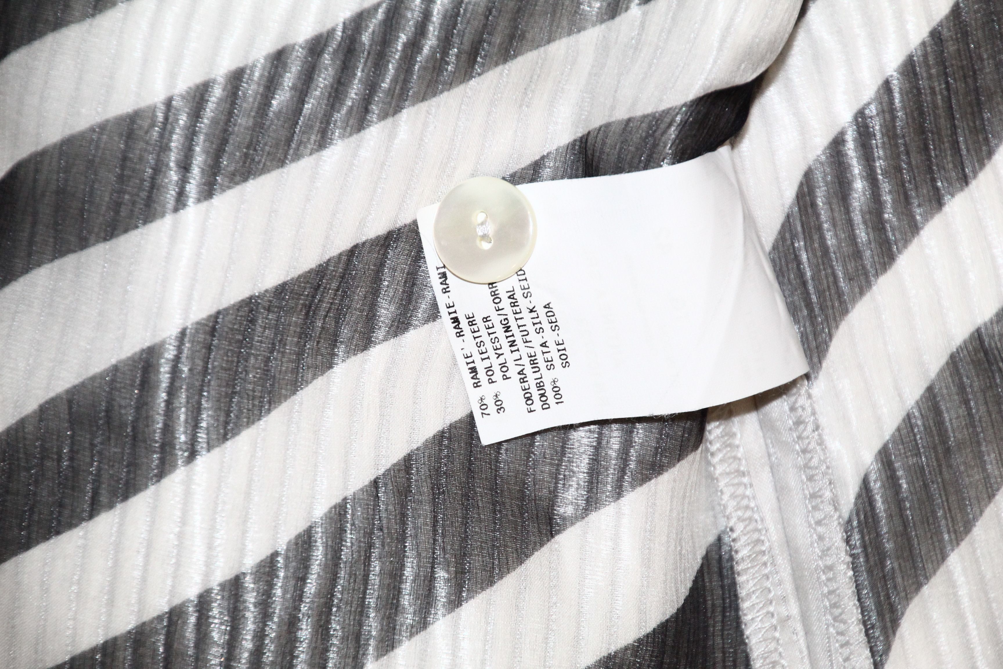 Armani Collezioni 2005 Giorgio Armani Collezioni boat-neck asymmetrical Jacket Size M / US 6-8 / IT 42-44 - 14 Thumbnail