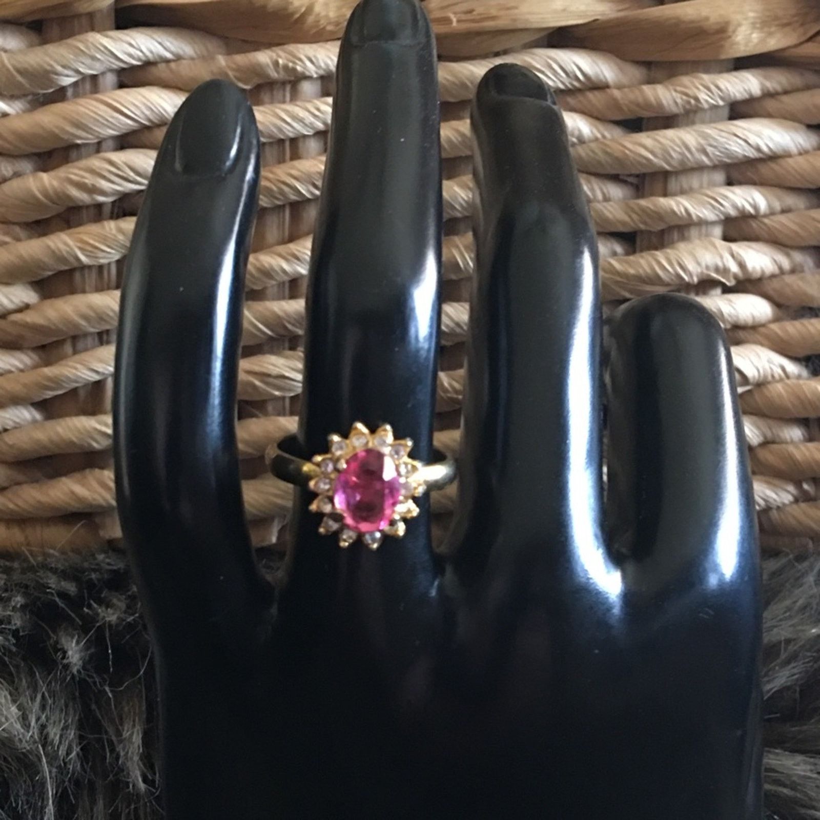Vintage Vintage oval pink crystal cluster gold tone ring Size ONE SIZE - 4 Thumbnail