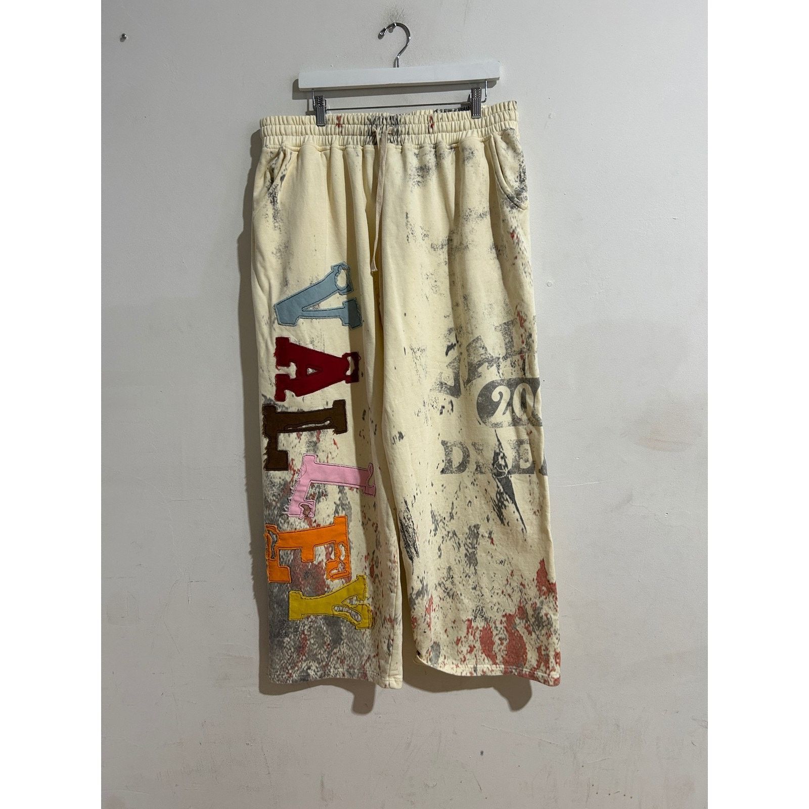 Vale VALE FOREVER PICASSO SWEAT PANT SIZE LARGE NEW Size US 36 / EU 52 - 1 Thumbnail