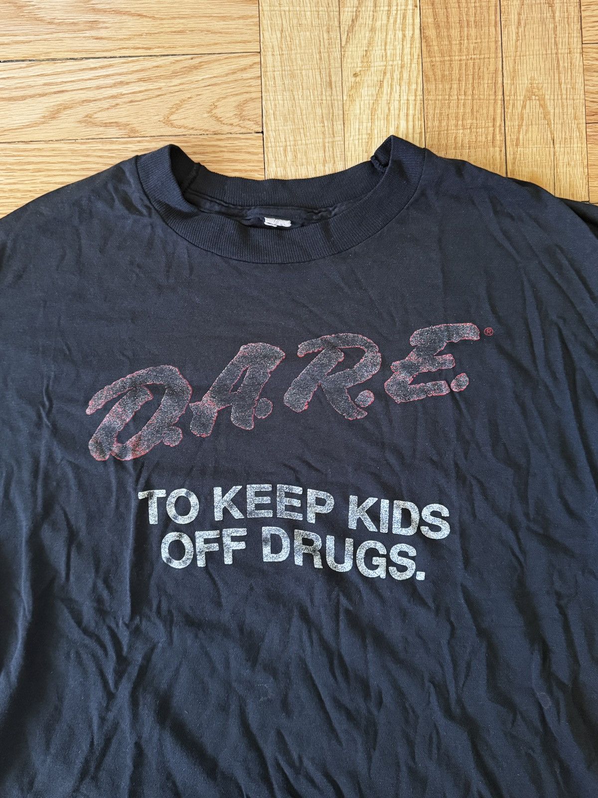 Vintage DARE To Keep Kids Off Drugs black cotton tee Size US M / EU 48-50 / 2 - 2 Thumbnail