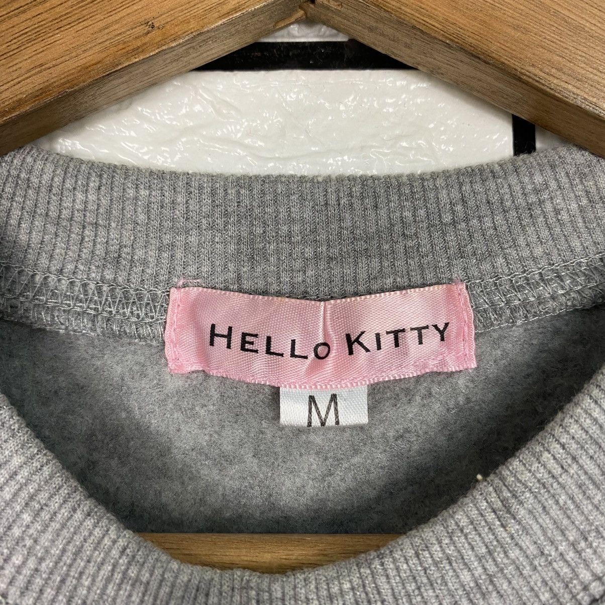 Japanese Brand 📌Vintage Sweatshirt Hello Kitty Big Logo Size US M / EU 48-50 / 2 - 14 Thumbnail