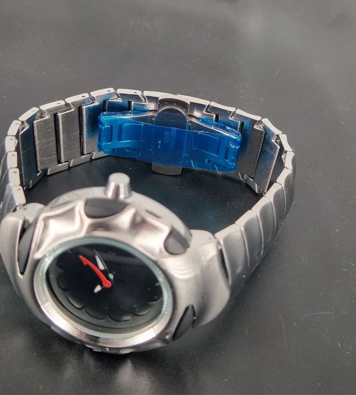 Y2K Retro Stainless Steel Blade Style Watch Black Dial