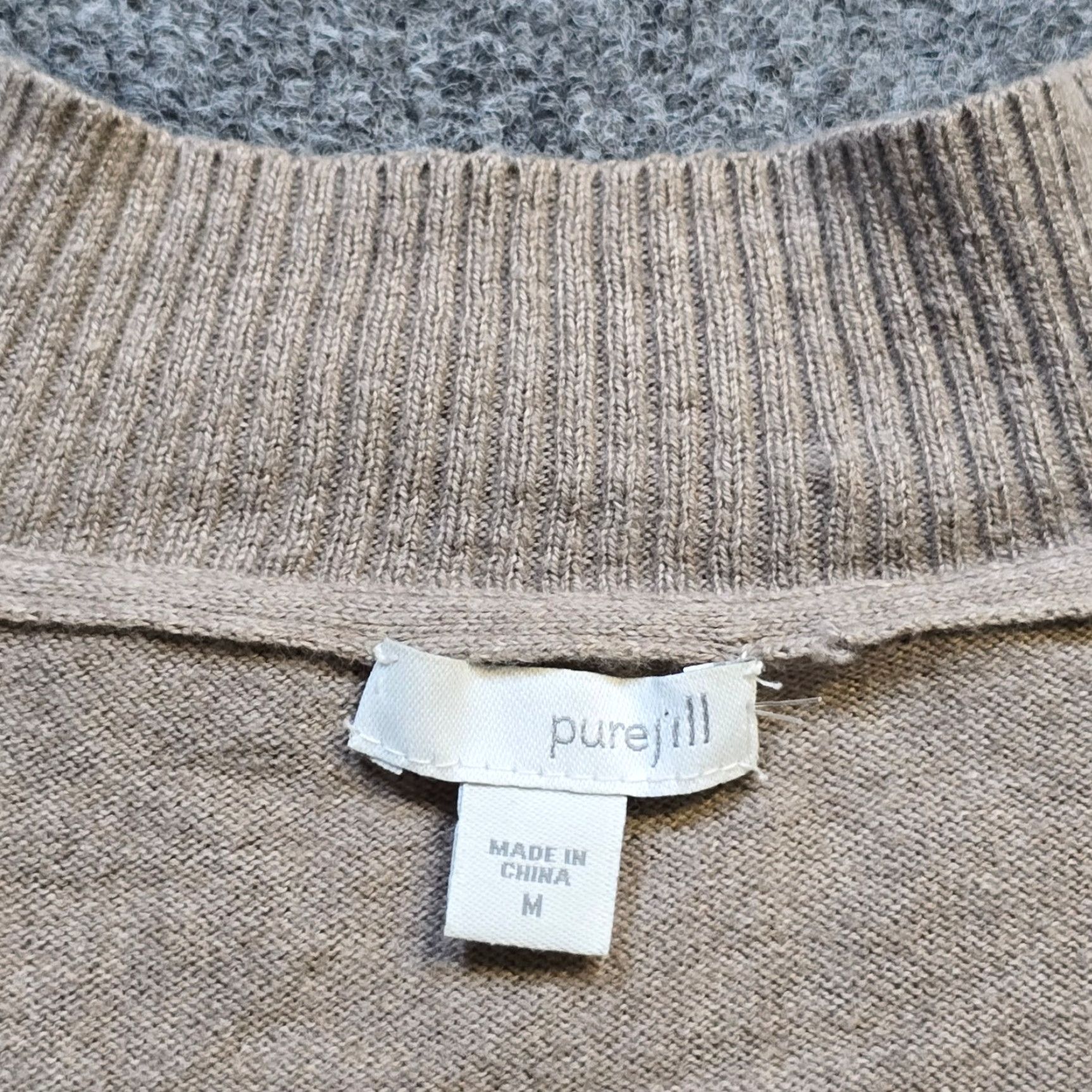 J. Jill J Jill Sweater Women's Beige Cashmere Blend V-Neck Long Sleeve Size M Pullover Knit Lightweight Casual Workwear Mens? Size M / US 6-8 / IT 42-44 - 3 Thumbnail