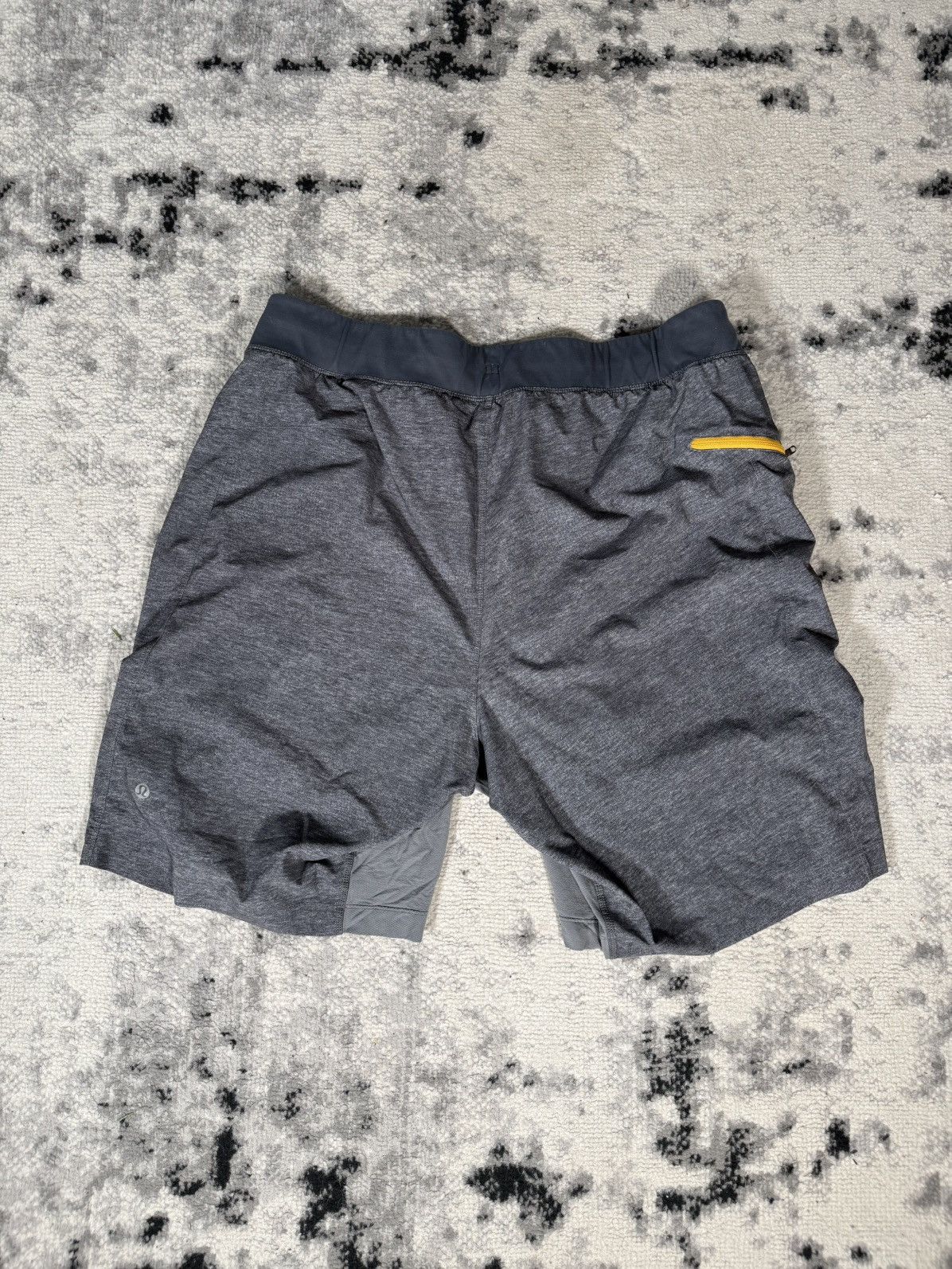 Lululemon Lululemon Athletic Gym Gray Shorts Size US 36 / EU 52 - 2 Thumbnail