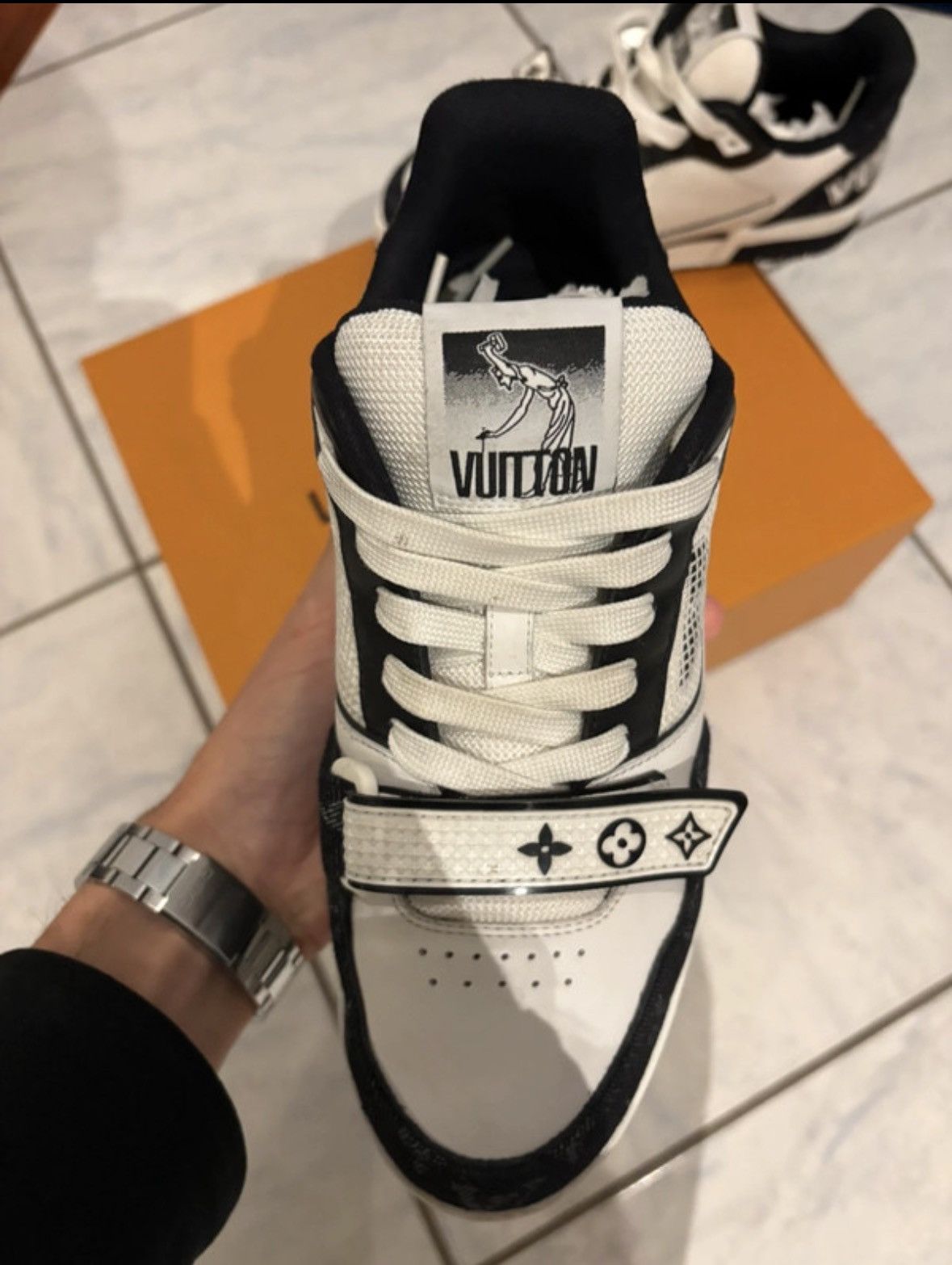 Louis Vuitton Louis Vuitton lv Trainer virgil abloh noir blanc taille 39 Size US 8 / IT 38 - 4 Thumbnail