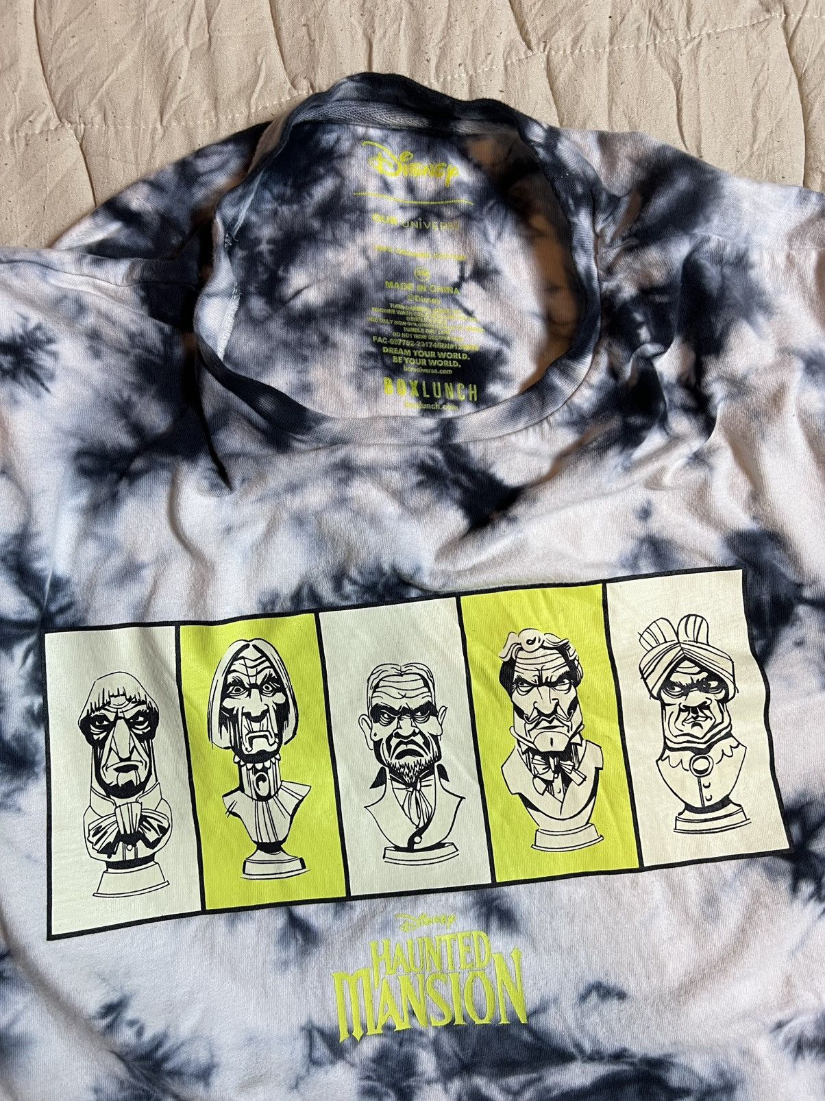 Disney Disney World Haunted Mansion T- Shirt Dread Family Busts Tie Size US S / EU 44-46 / 1 - 3 Thumbnail