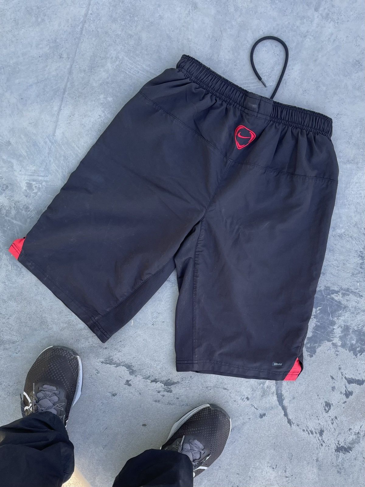 Other Vintage Y2K Nike Shorts Embroidered logo Size US 31 - 5 Thumbnail