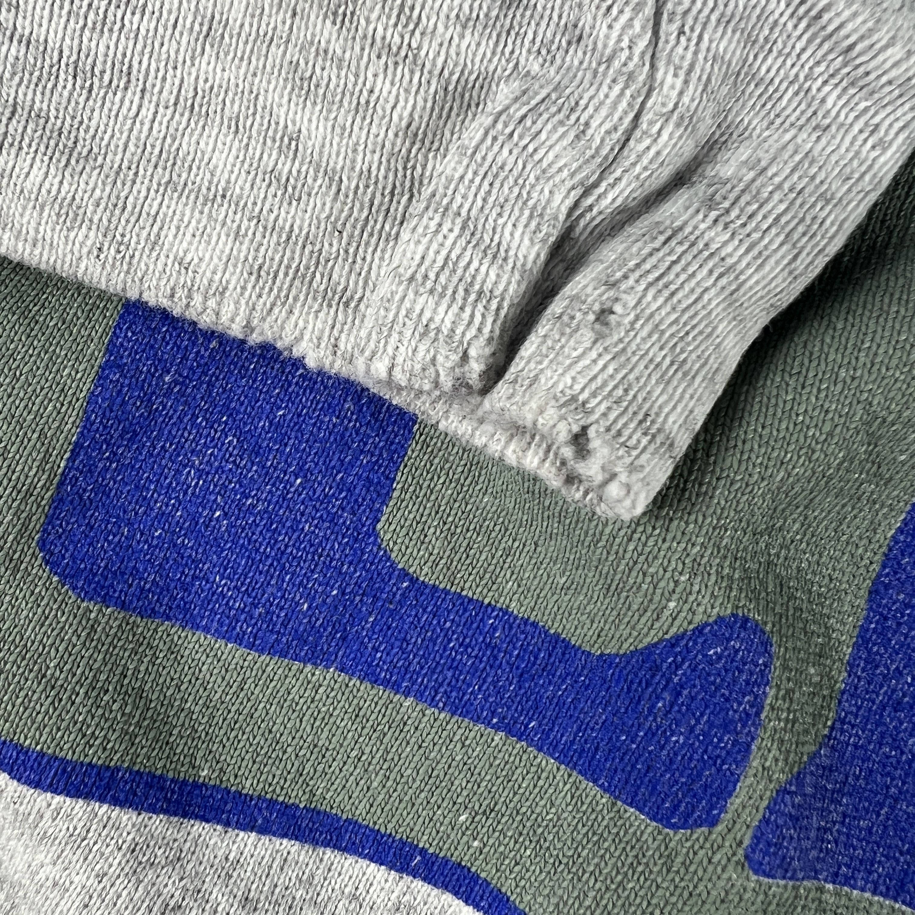 NCAA × Vintage VTG EIU Eastern Illinois Panthers Big Chest Logo Crewneck Size US L / EU 52-54 / 3 - 7 Thumbnail