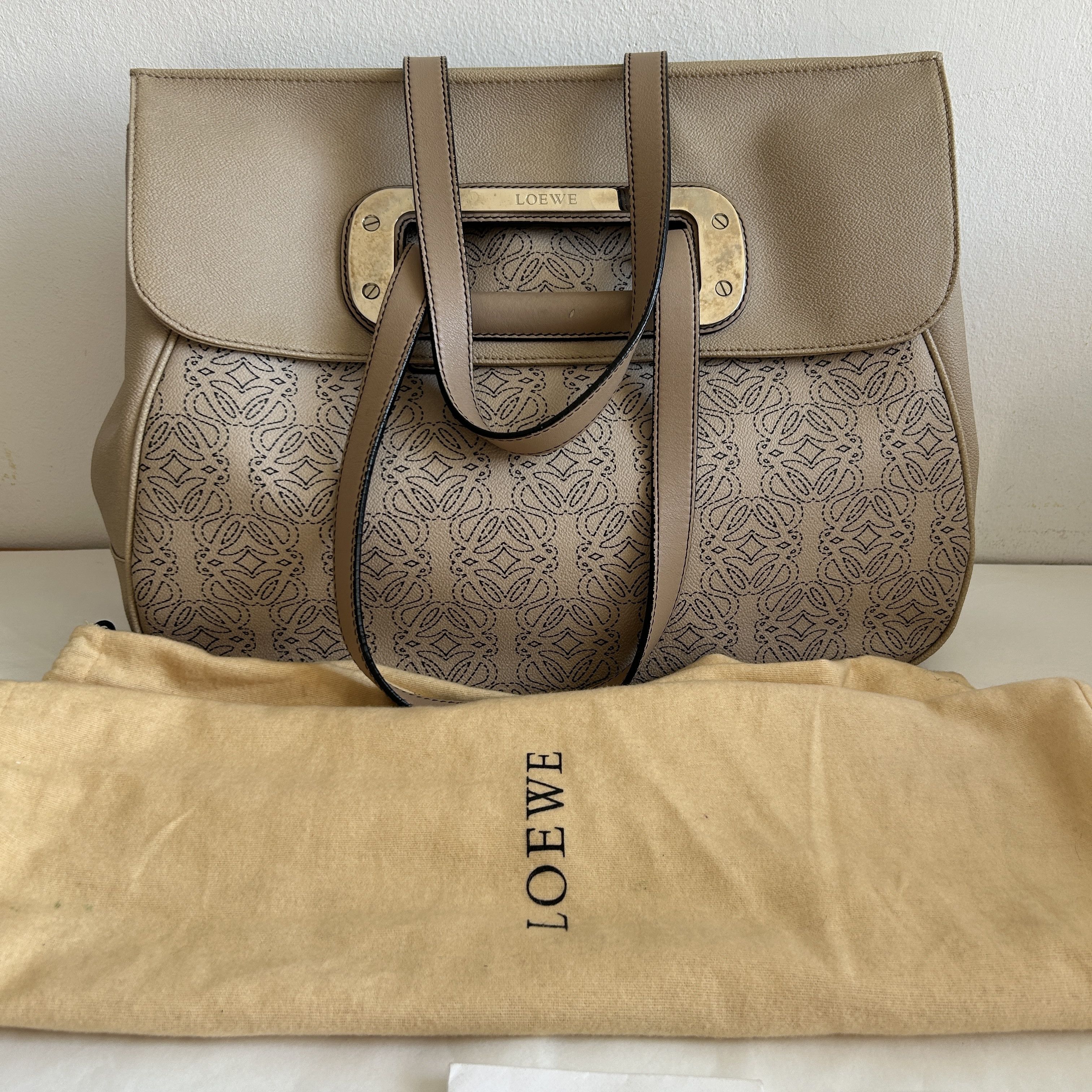 Loewe Loewe Limited Edition Anagram Shoulder Bag Size ONE SIZE - 3 Thumbnail