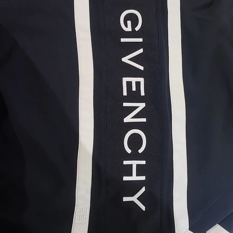 Givenchy Givenchy Black Hoodie Size US L / EU 52-54 / 3 - 4 Thumbnail